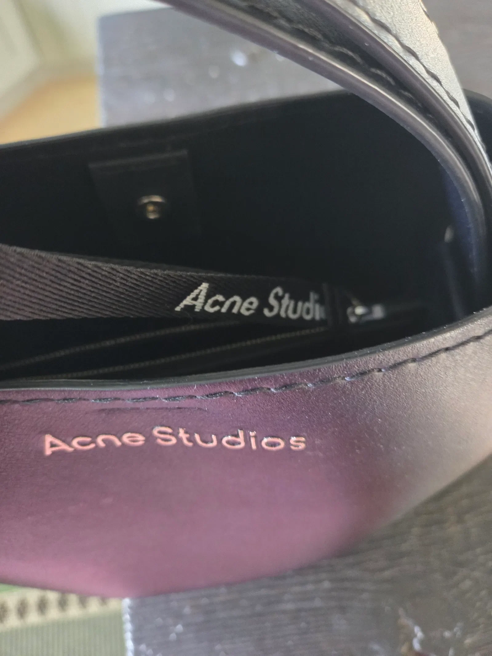 Acne Studios Musubi Mini-skinnaxelremsväska NWOT - Image 3