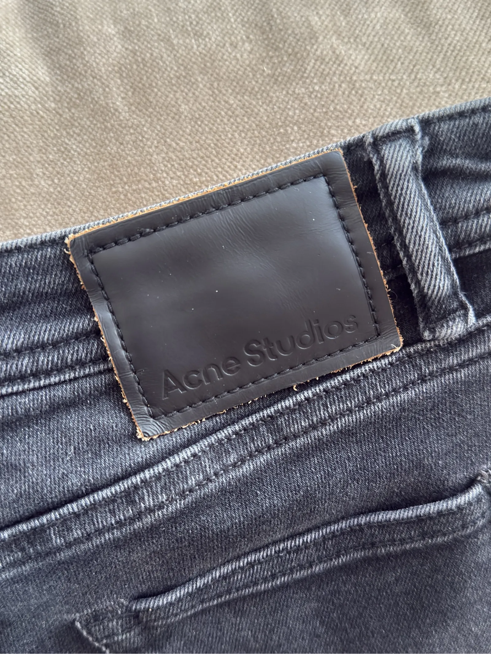 Acne Studios Peg Used Blk-jeans - Image 2
