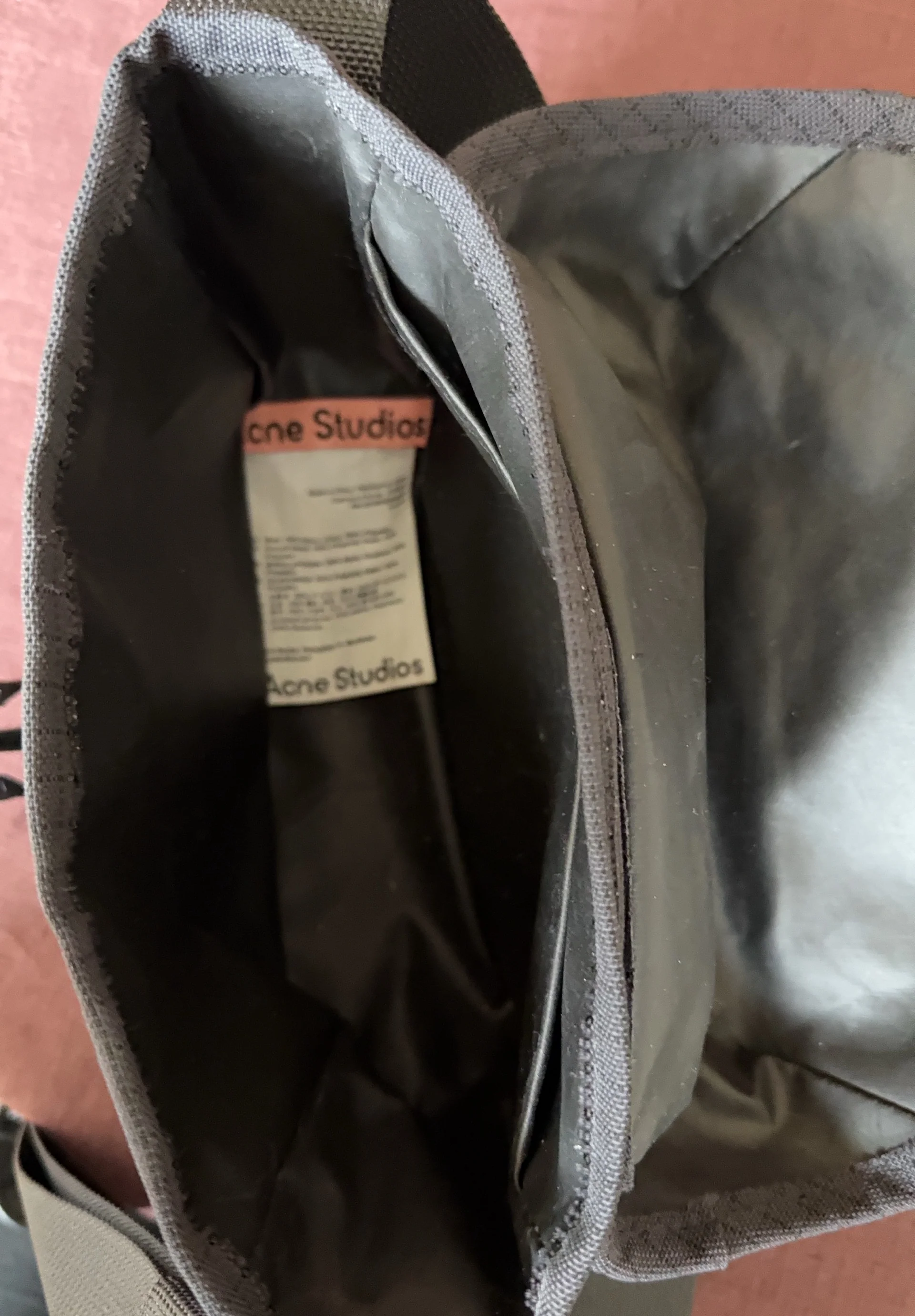 Acne Studios-axelremsväska - Image 3