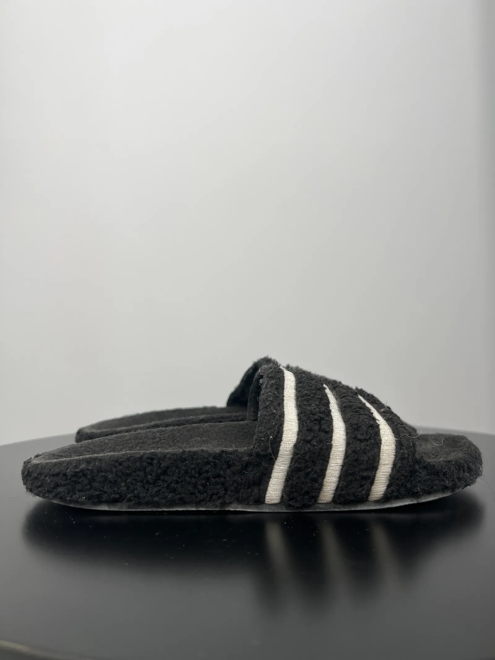 Adidas-flip-flops - Image 4