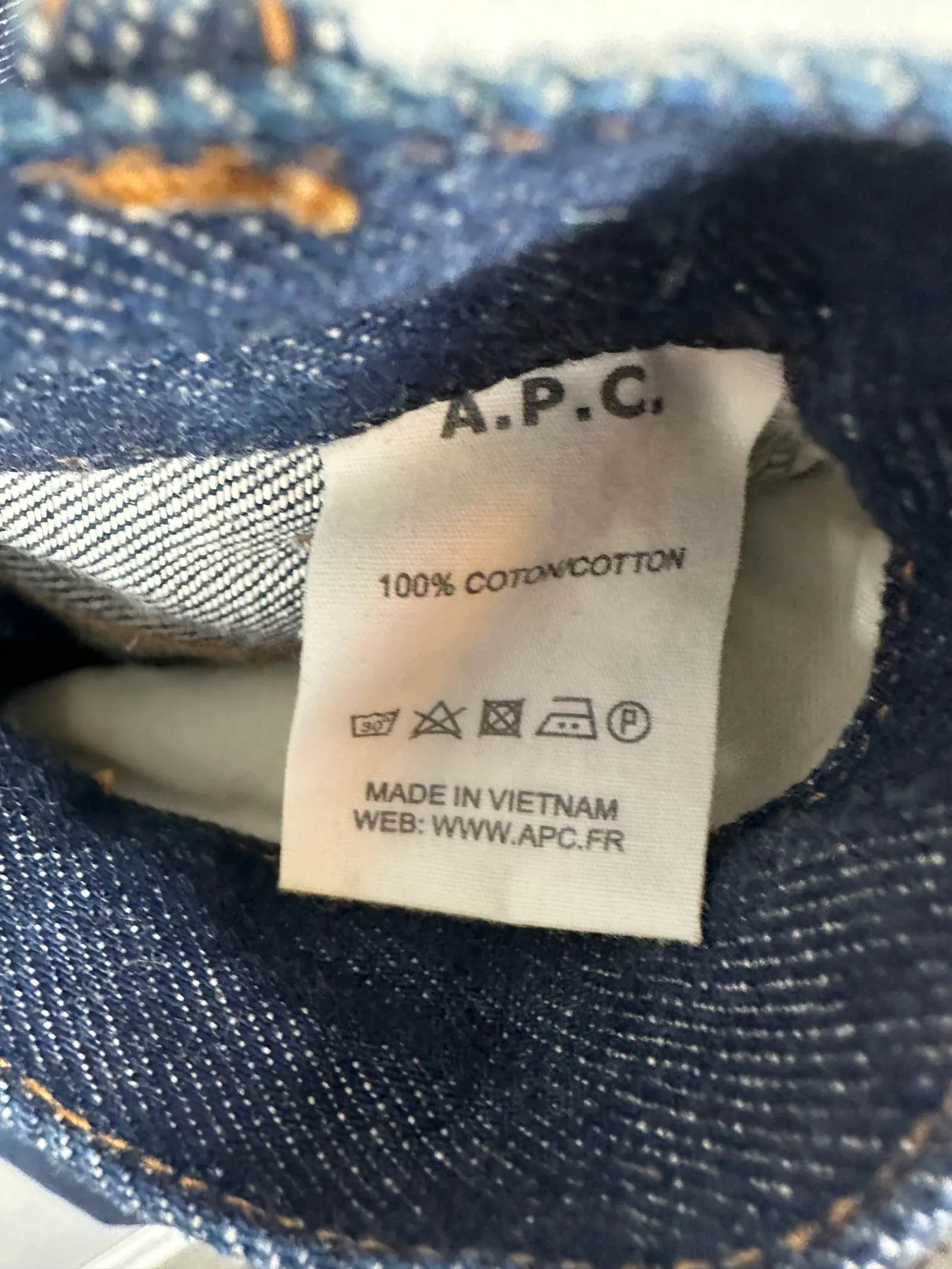 APC-jeans - Image 3