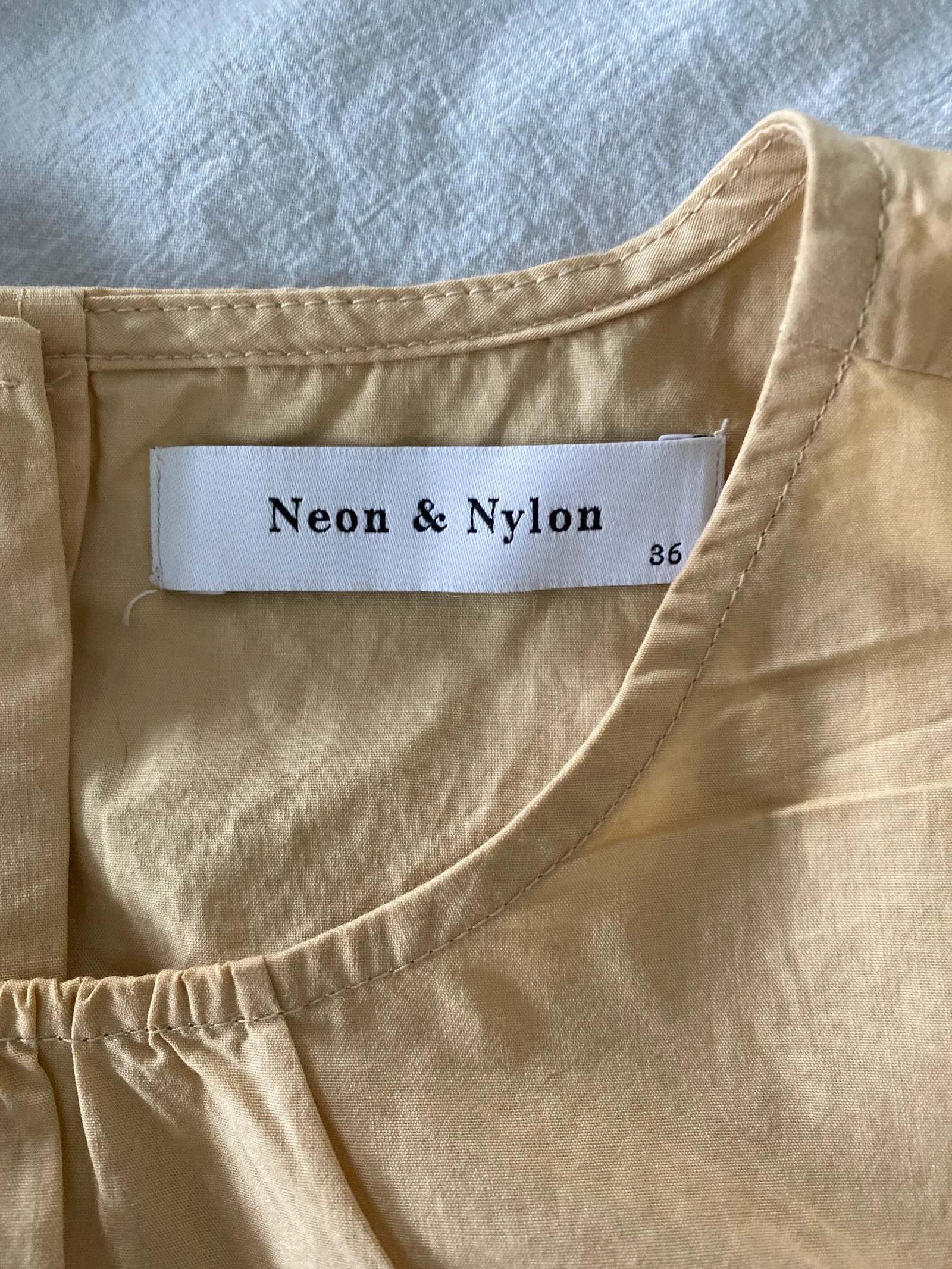 Neon & Nylon-blus - Image 2