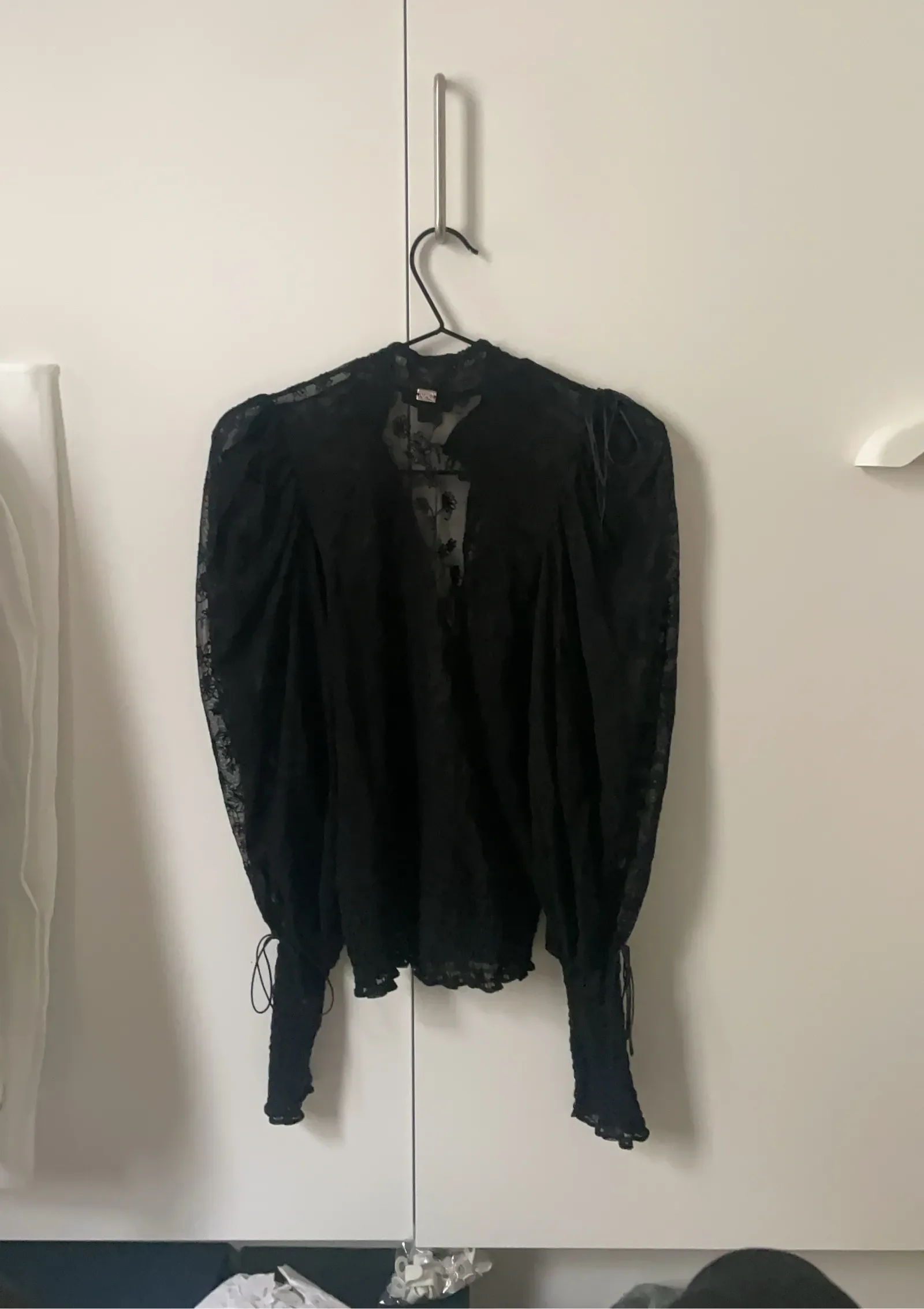 For love and Lemons-blus NWOT - Image 4