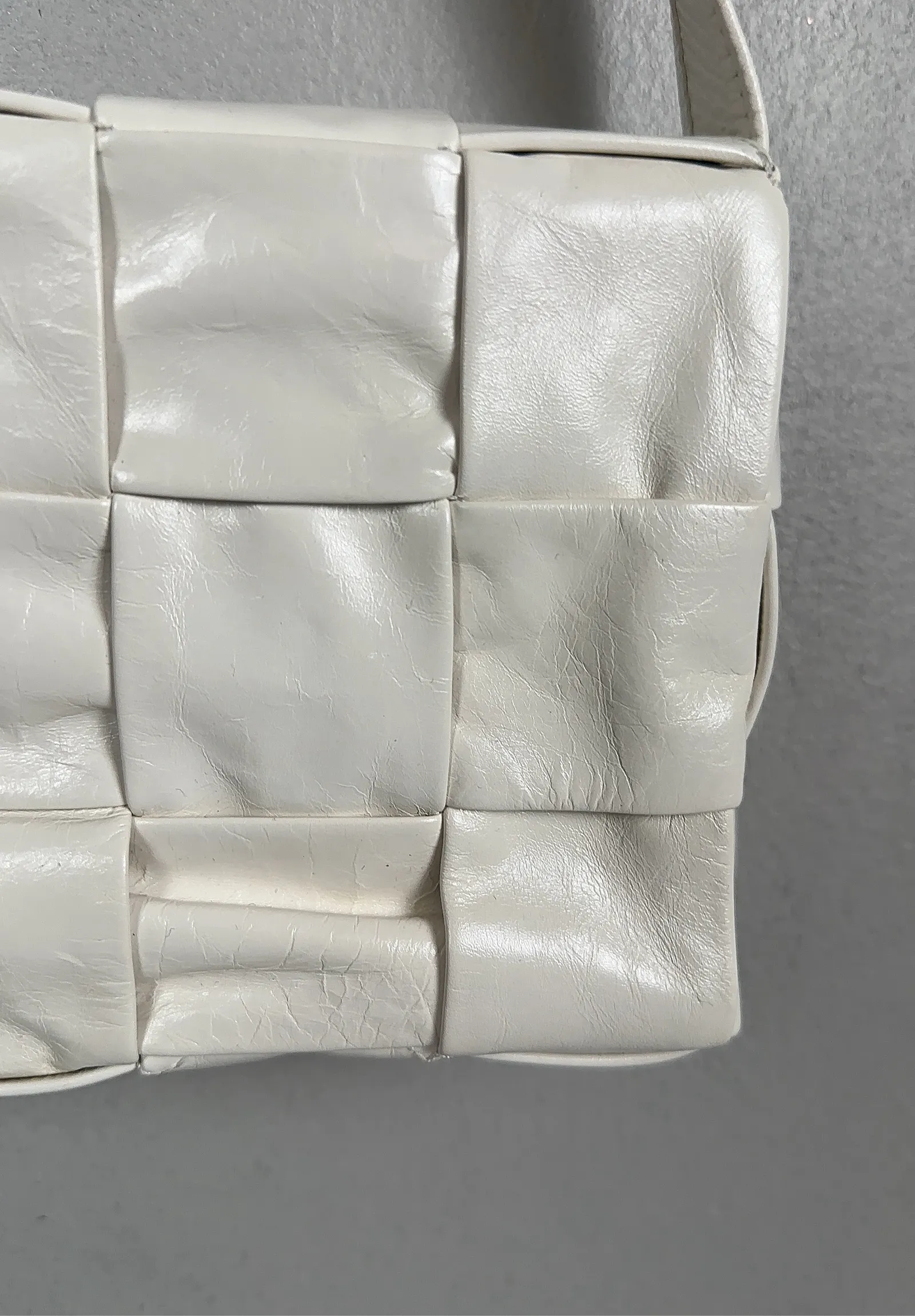 Bottega Veneta-skinnaxelremsväska - Image 10