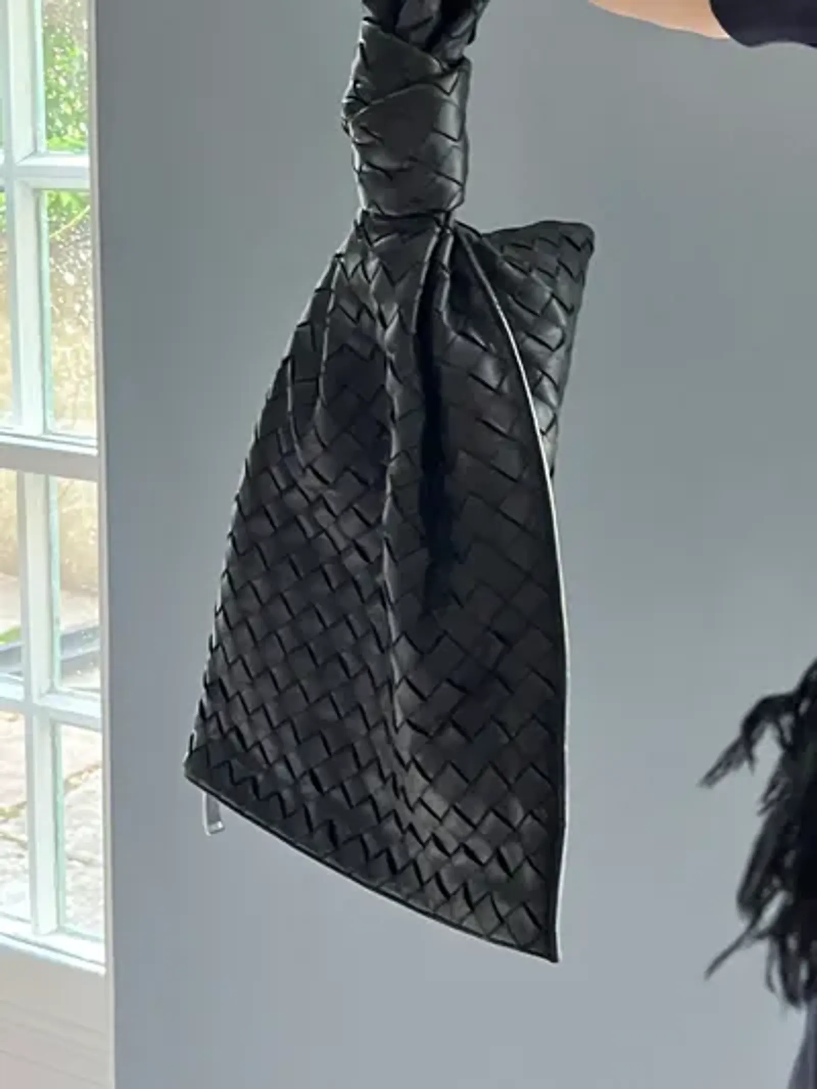 Bottega Veneta Twist Leather-skinnhandväska - Image 3