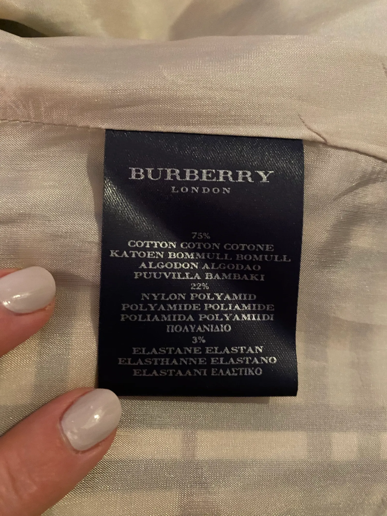 Burberry-trenchcoat - Image 3
