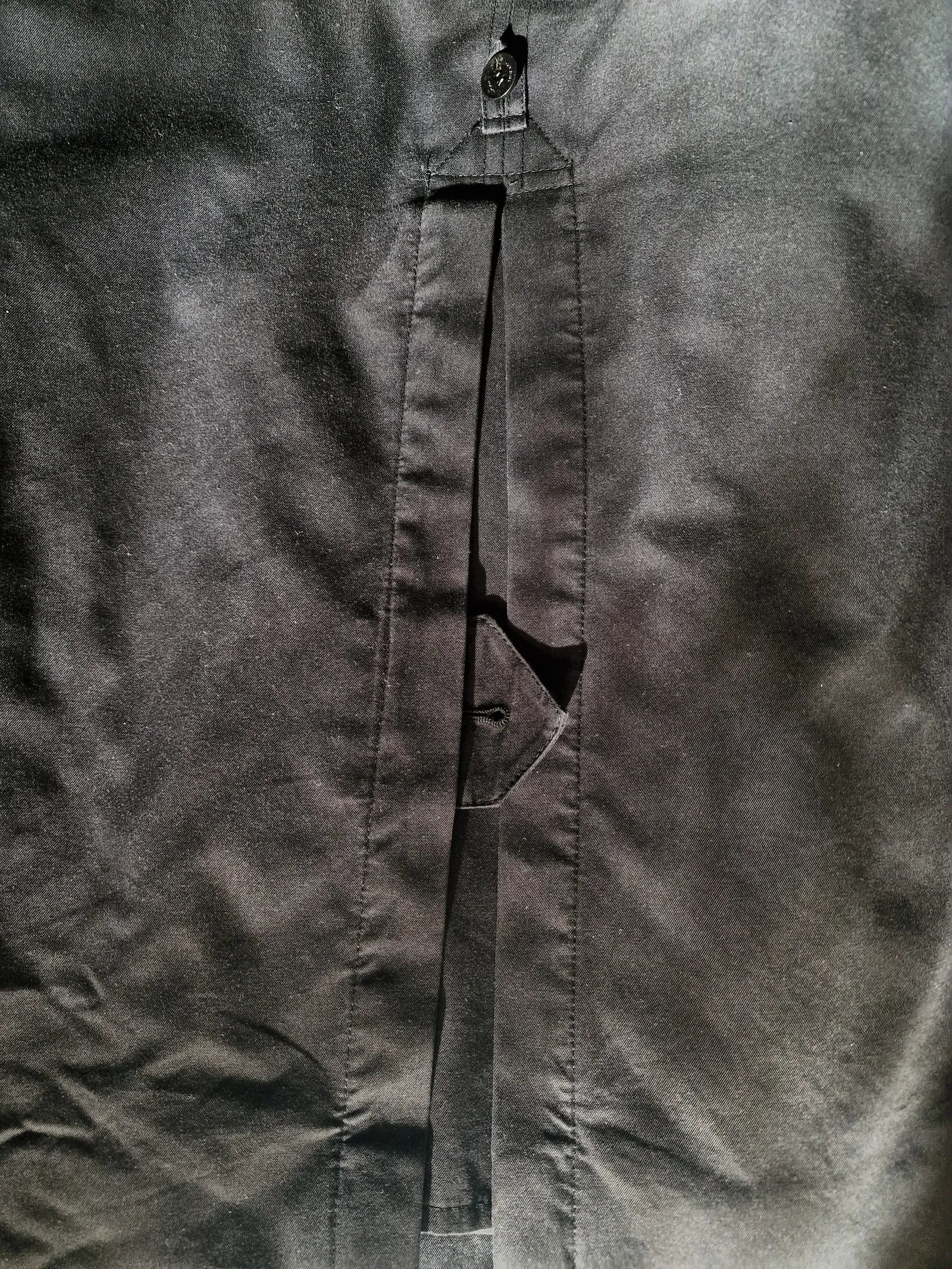 Burberry-trenchcoat - Image 4