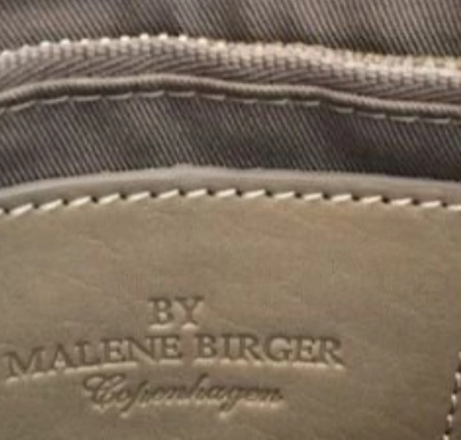 By Malene Birger-skinnkuvertväska NWOT - Image 2