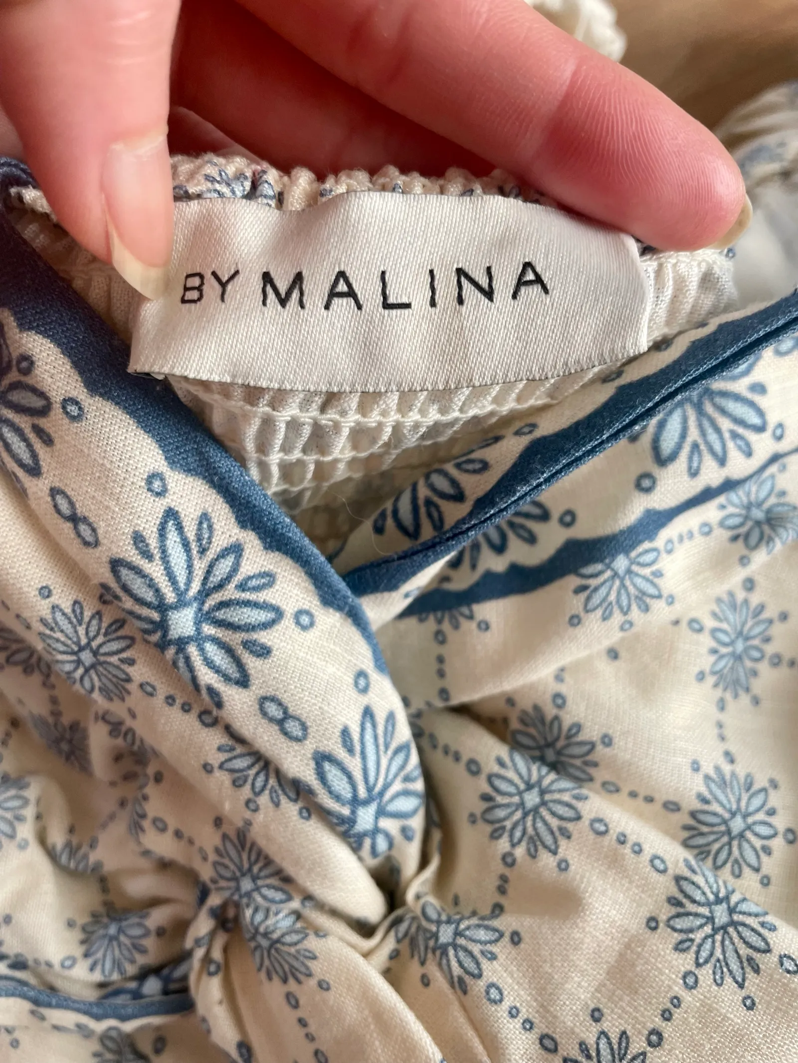 By Malina June-klänning - Image 6