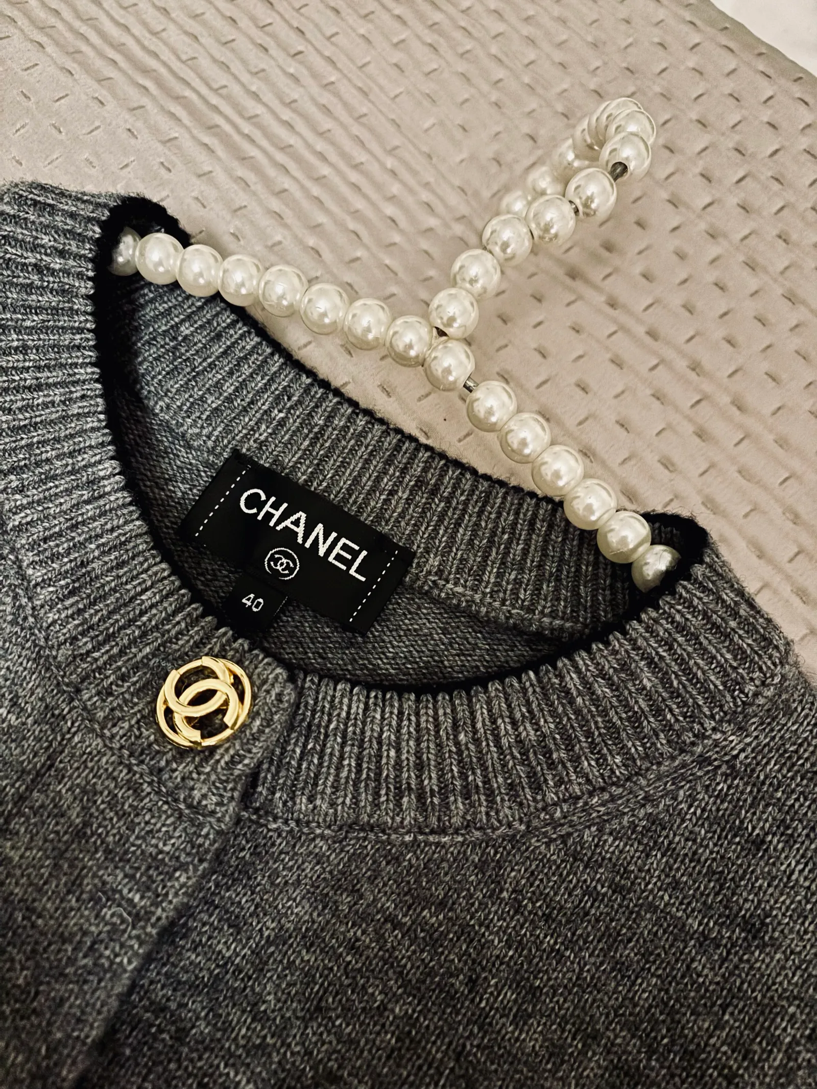 Chanel Grey Cashmere Knit With Gold Hardware-kashmirkofta - Image 2