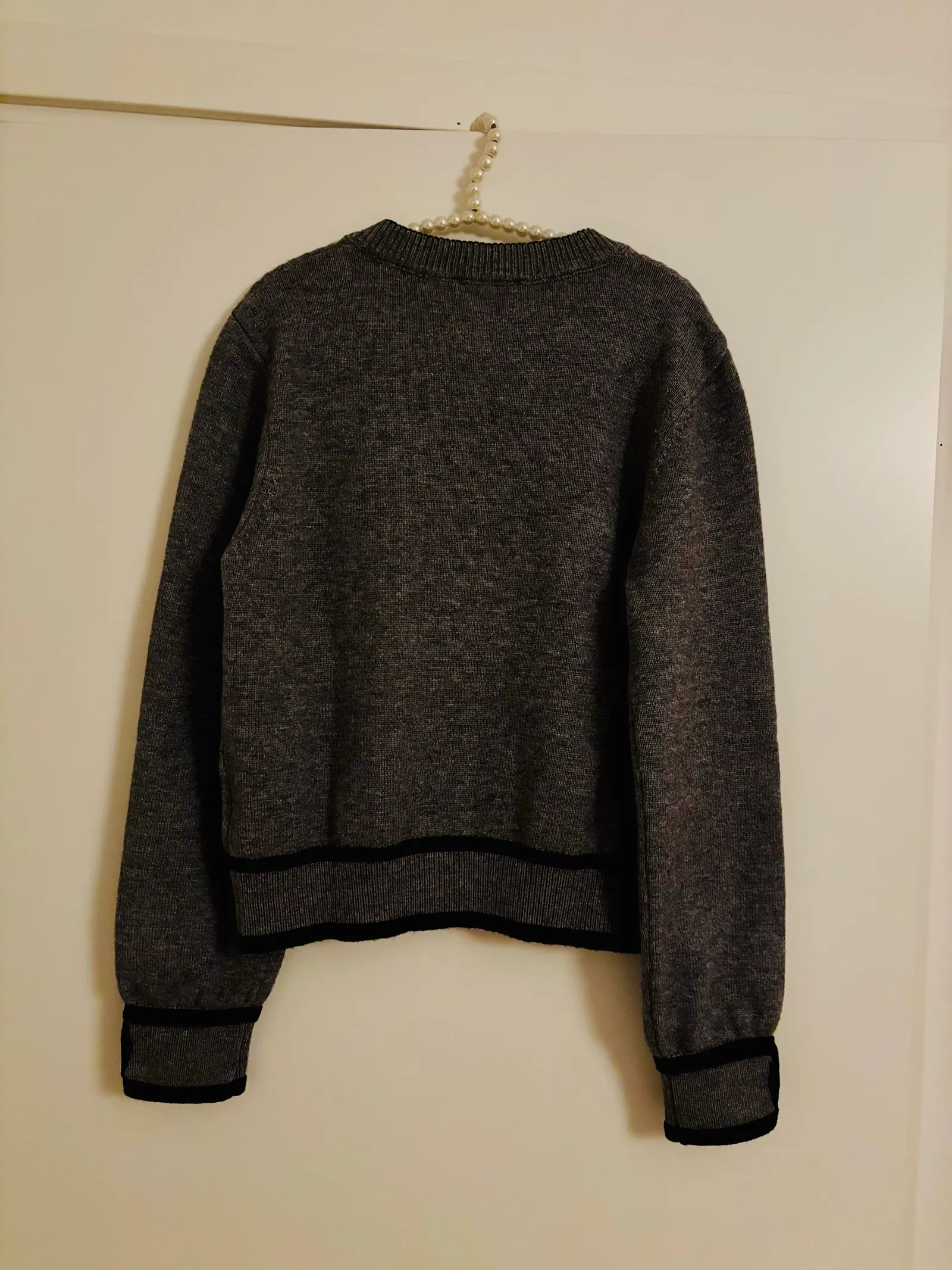 Chanel Grey Cashmere Knit With Gold Hardware-kashmirkofta - Image 6