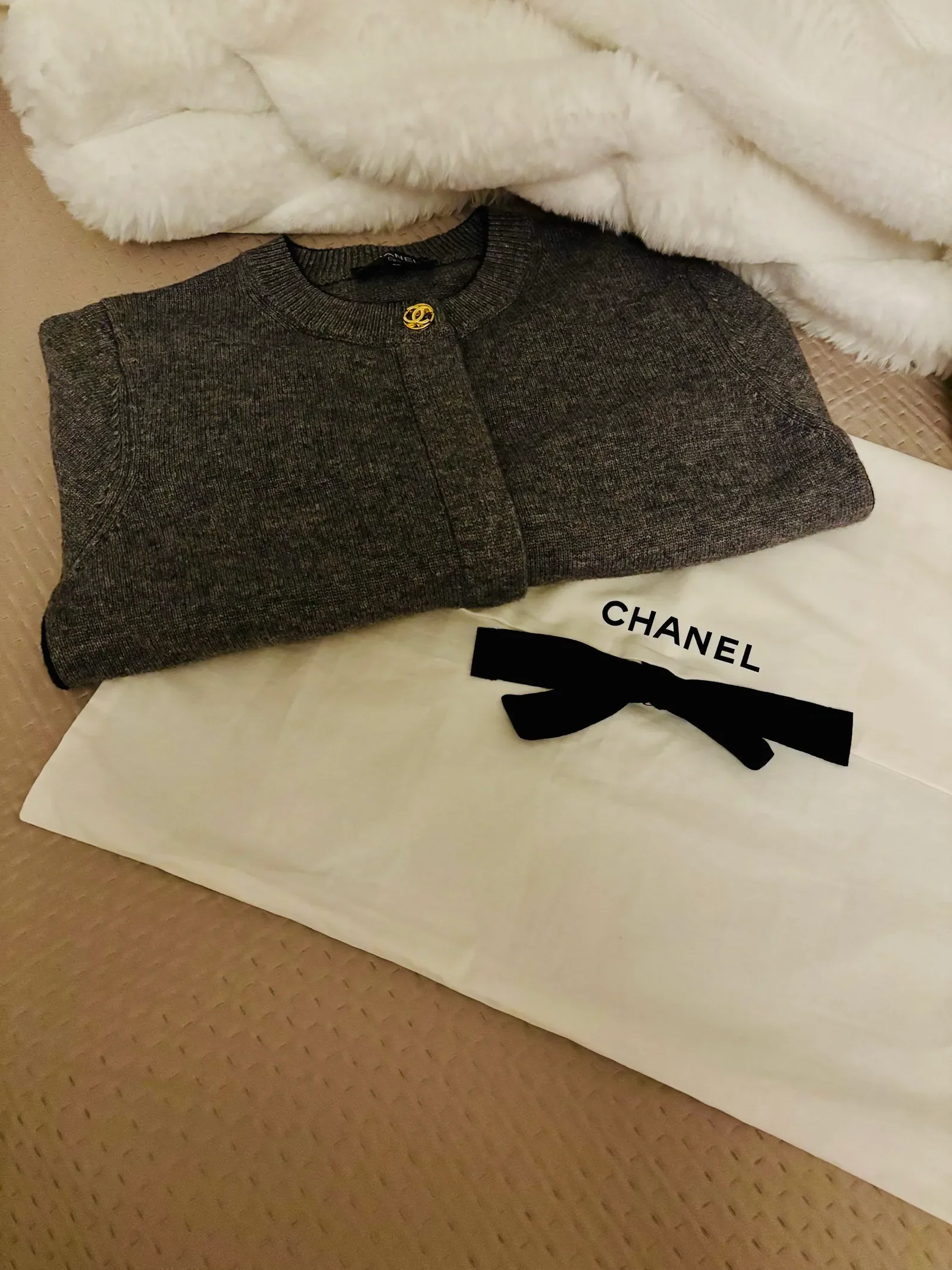 Chanel Grey Cashmere Knit With Gold Hardware-kashmirkofta - Image 7