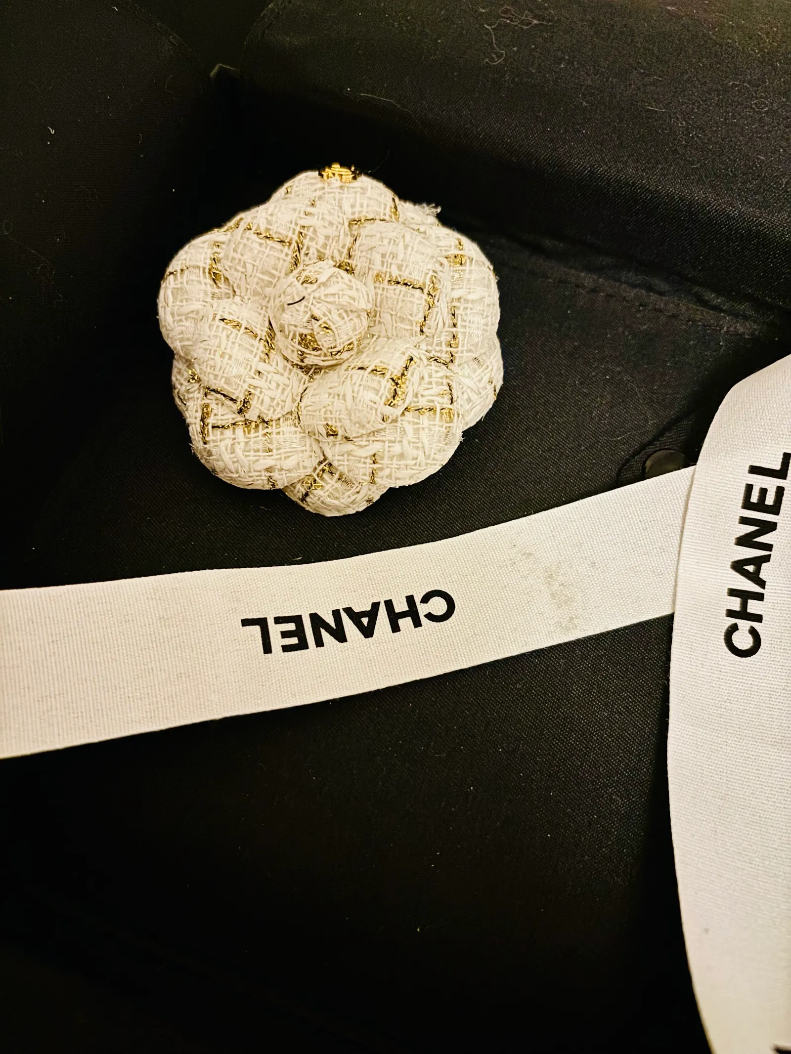 Chanel Tweed Camellia Cc Brooches-brosch - Image 3