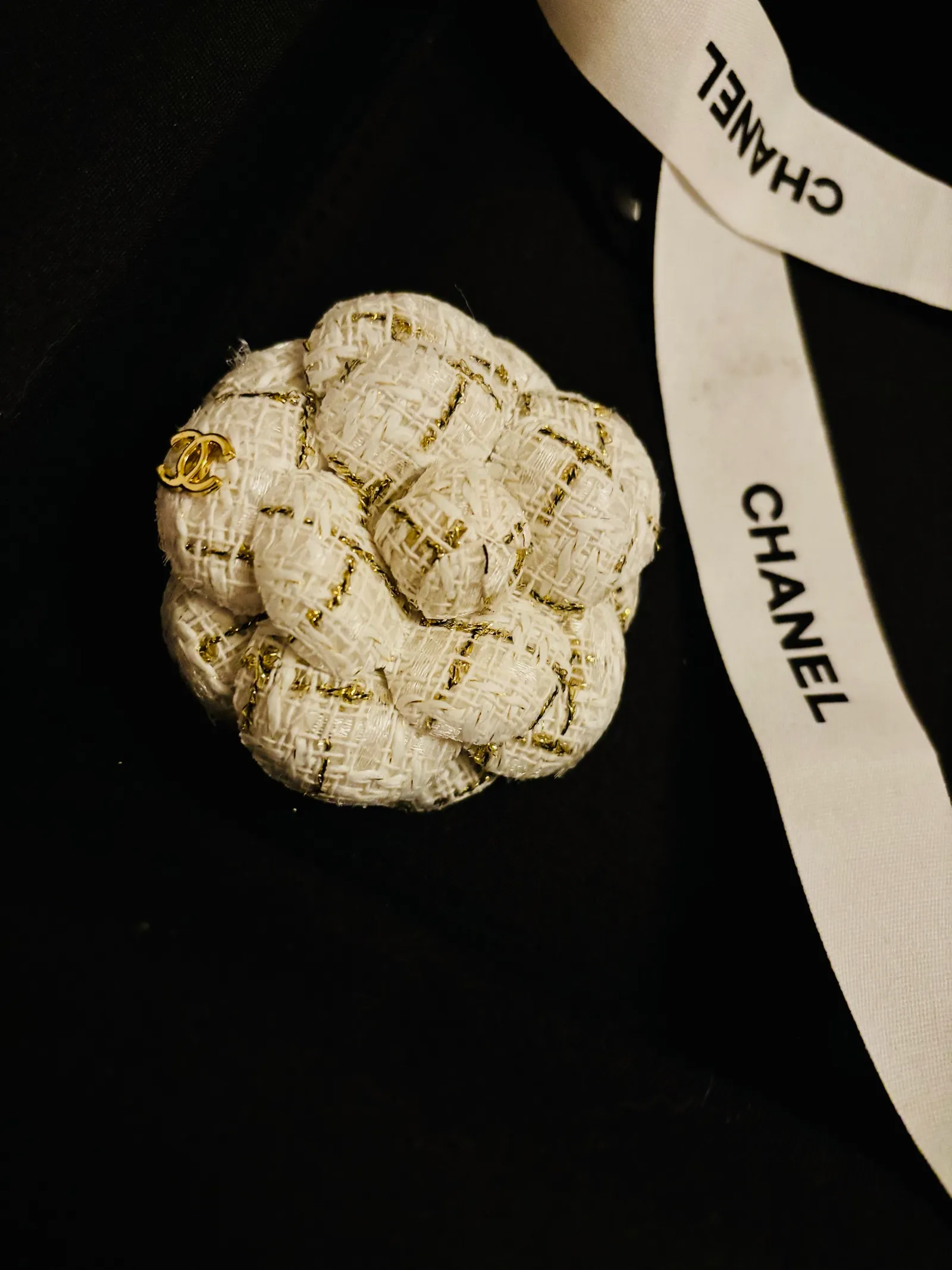 Chanel Tweed Camellia Cc Brooches-brosch - Image 4