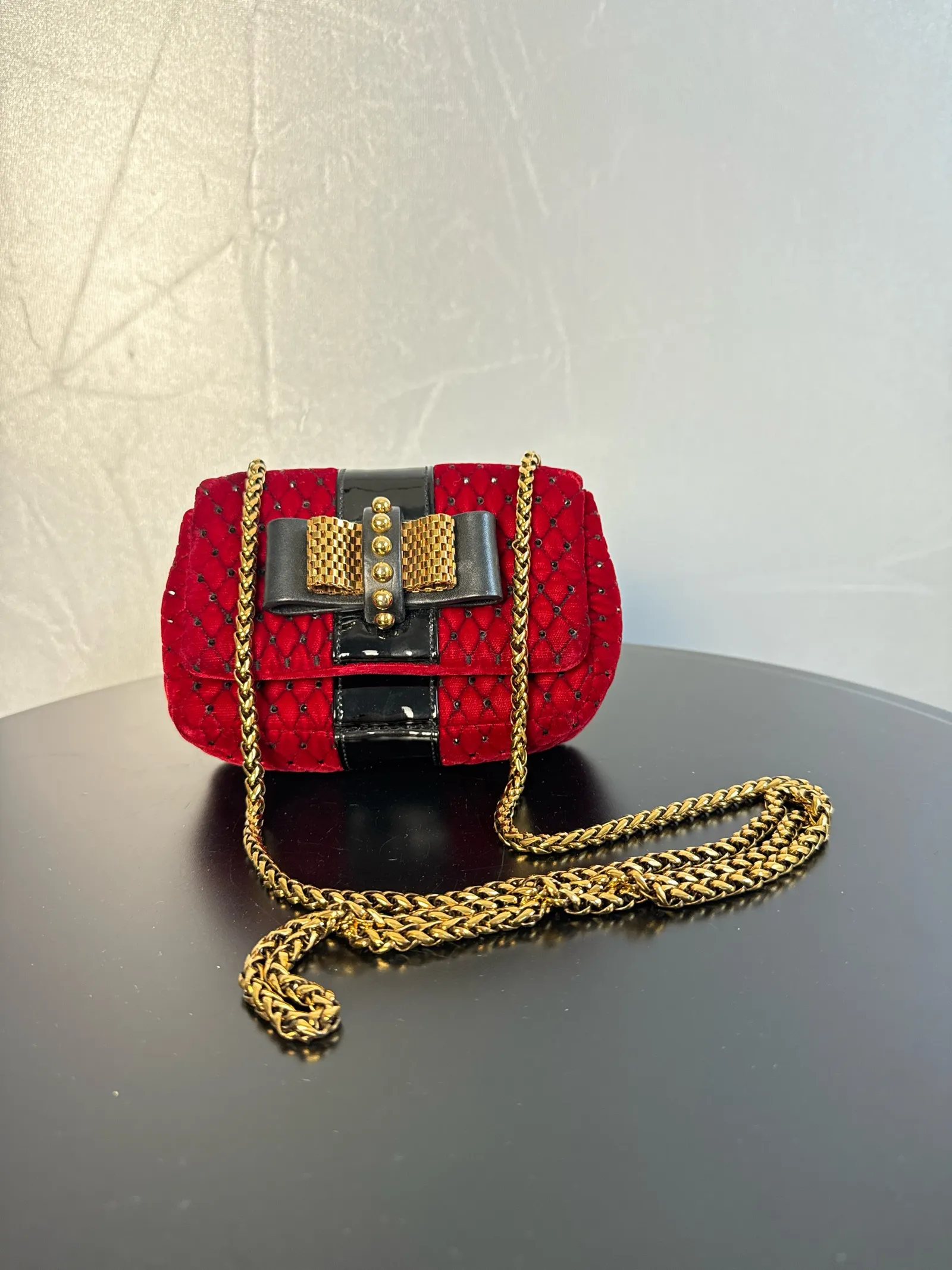 Christian Louboutin-axelremsväska - Image 4