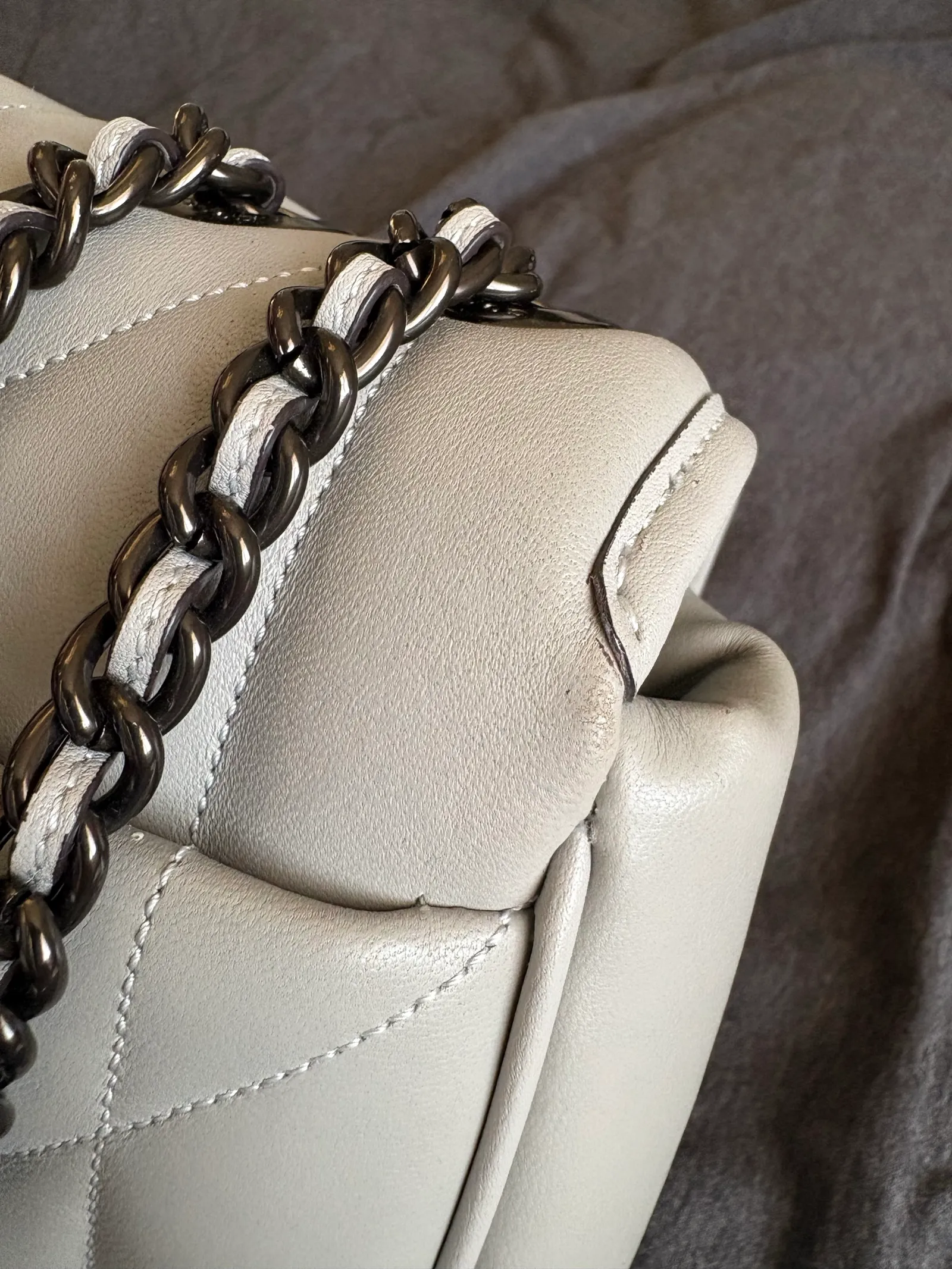 Coach Quilted Pillow Madison-skinnaxelremsväska - Image 10