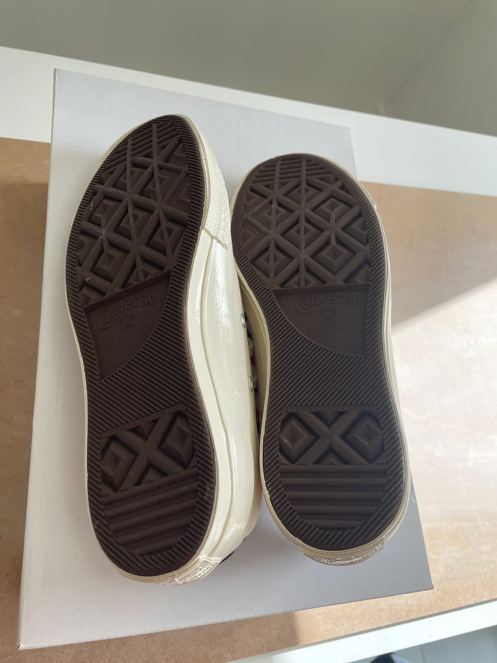 Converse-sneakers NWOT - Image 4