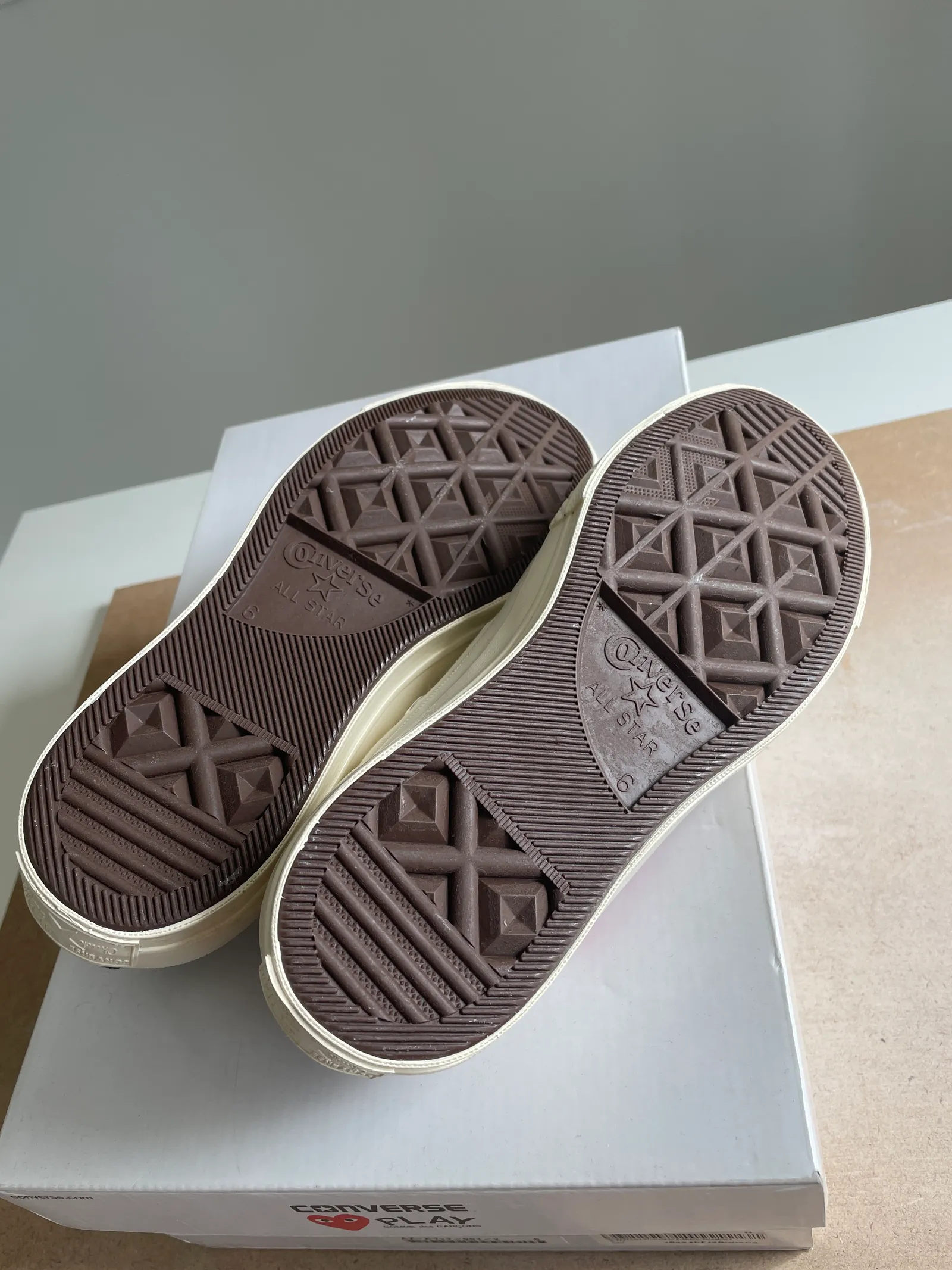 Converse-sneakers NWOT - Image 5