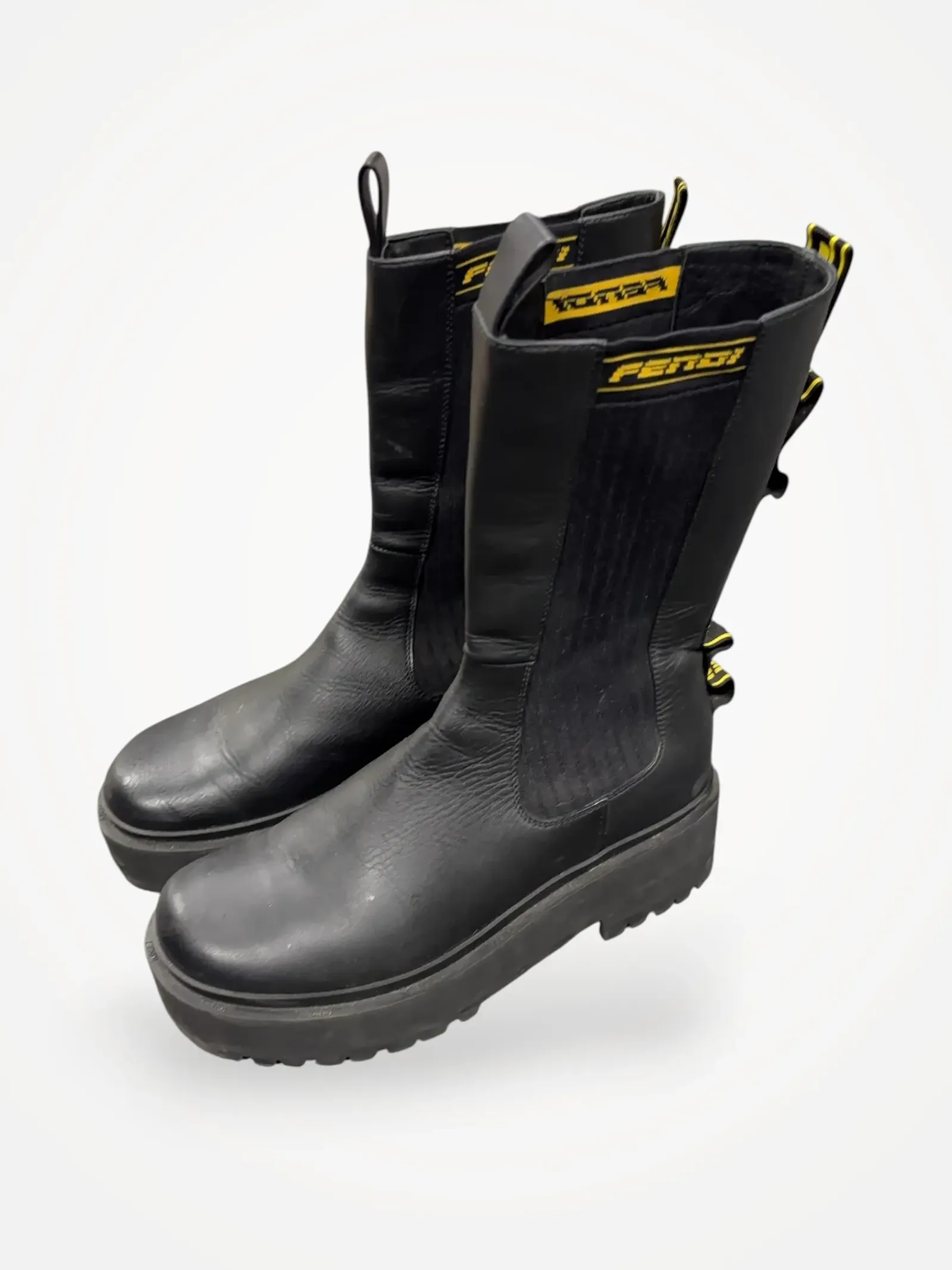 Fendi-skinnboots