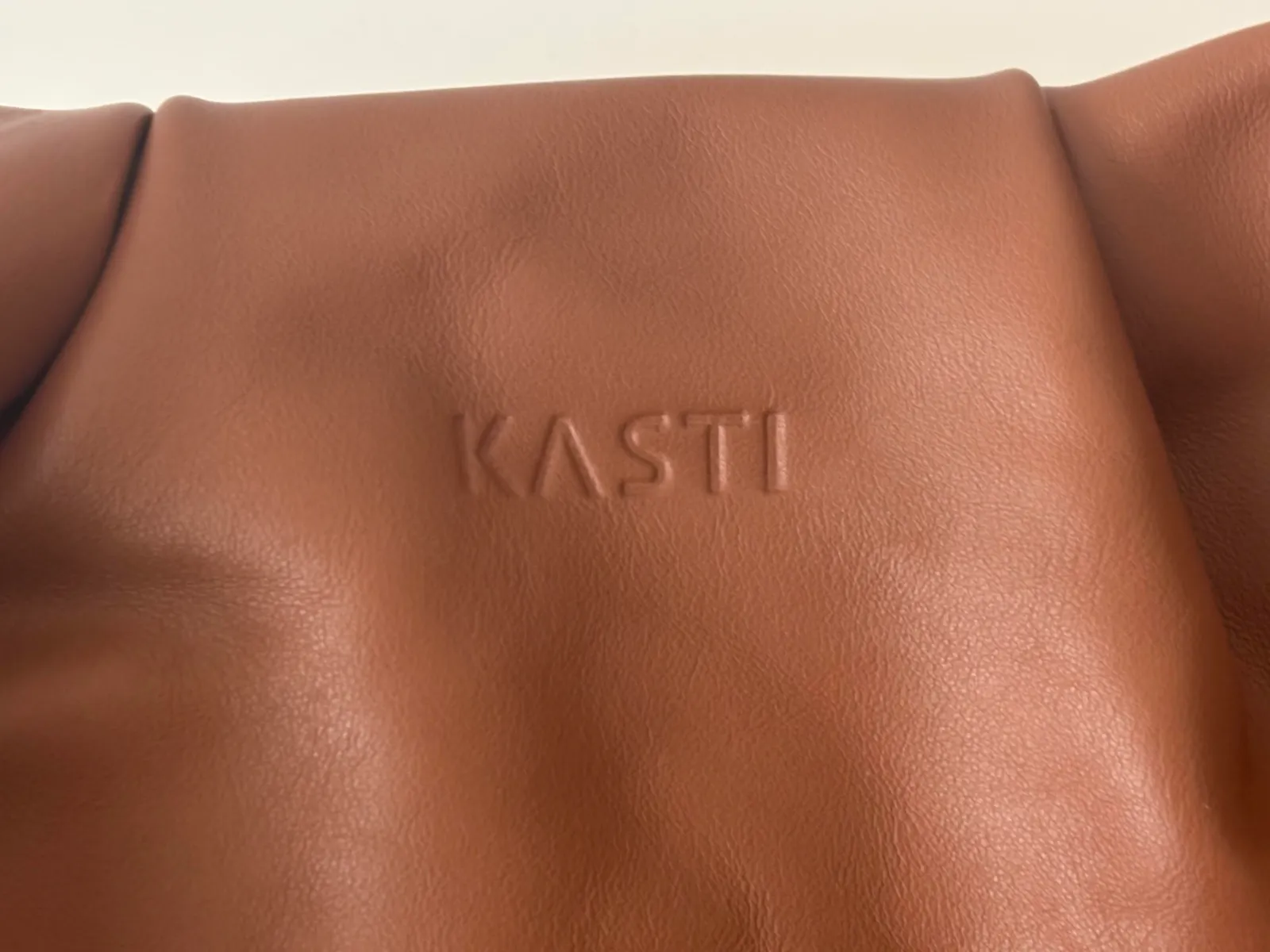 KASTI Studios Fig Xl-skinnaxelremsväska NWOT - Image 5