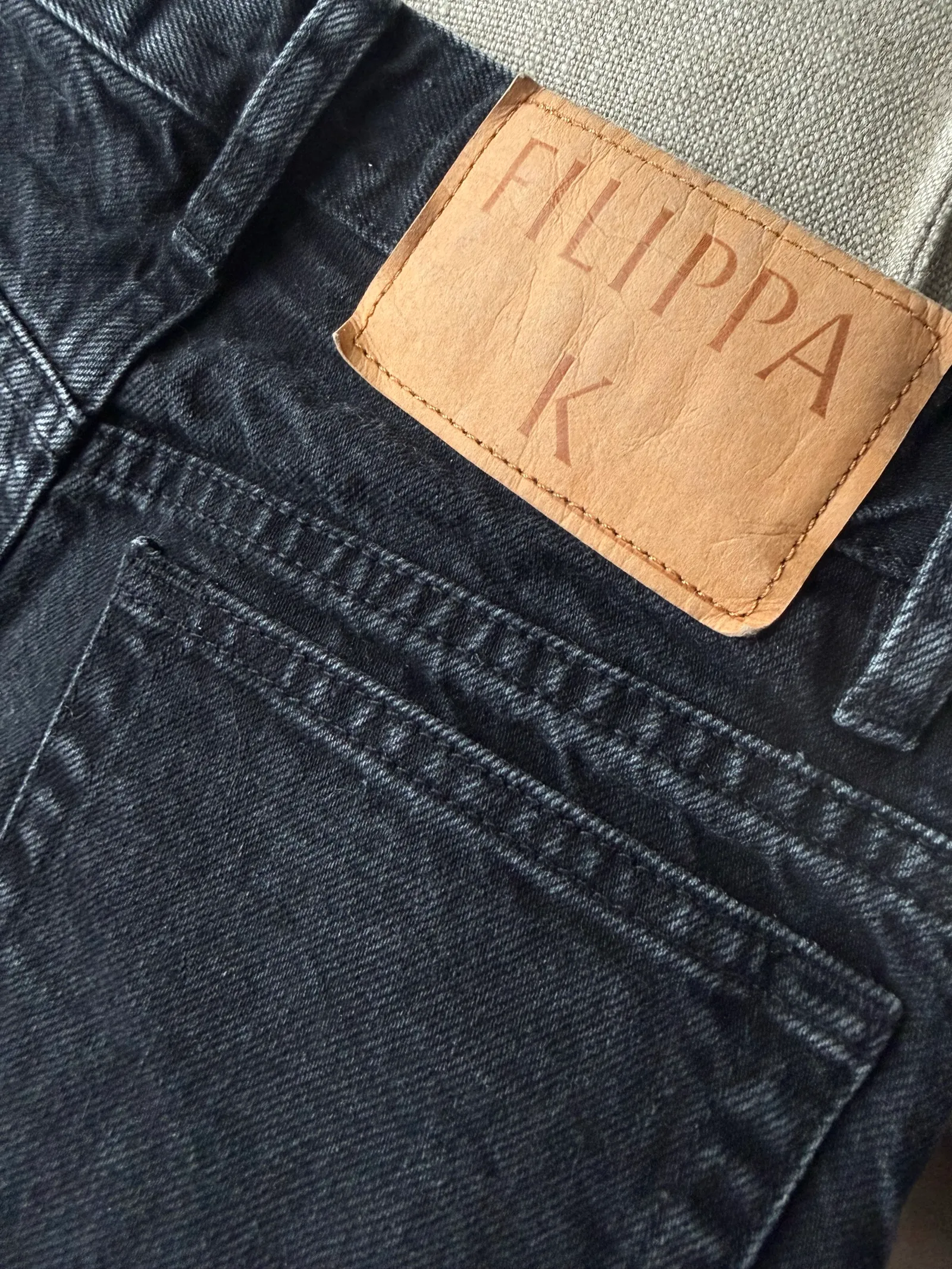 Filippa K Baggy Tapered-jeans - Image 6