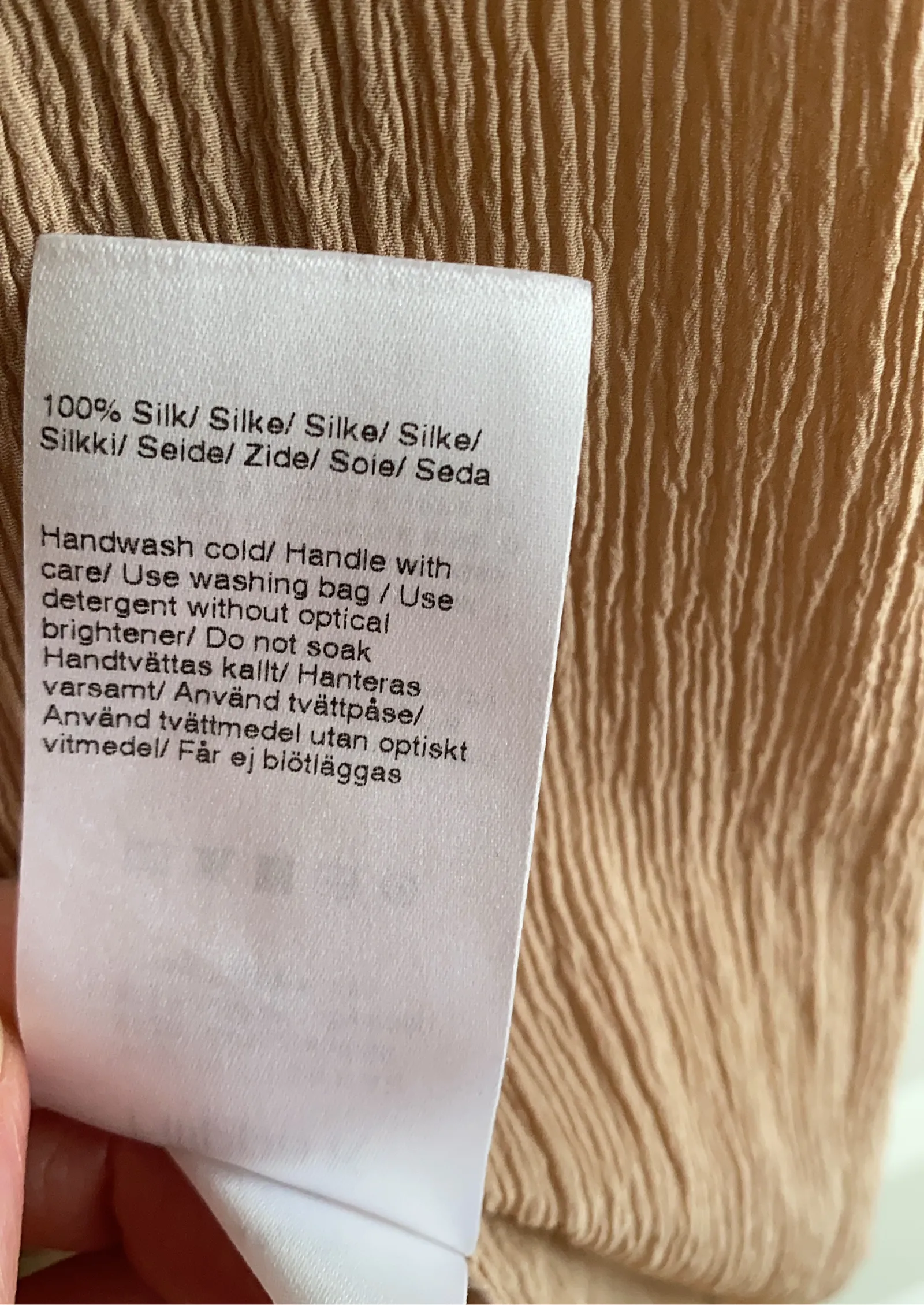 Filippa K-sidenblus - Image 4