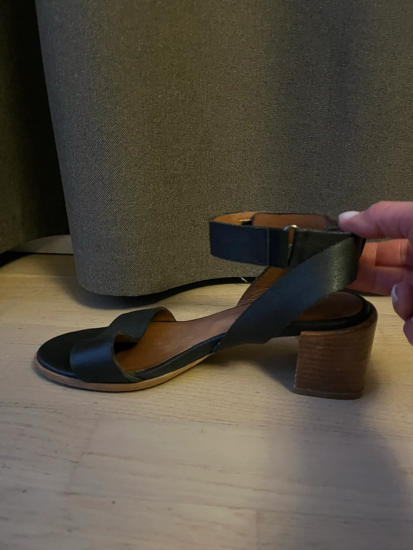 Filippa K-skinnsandaler - Image 3