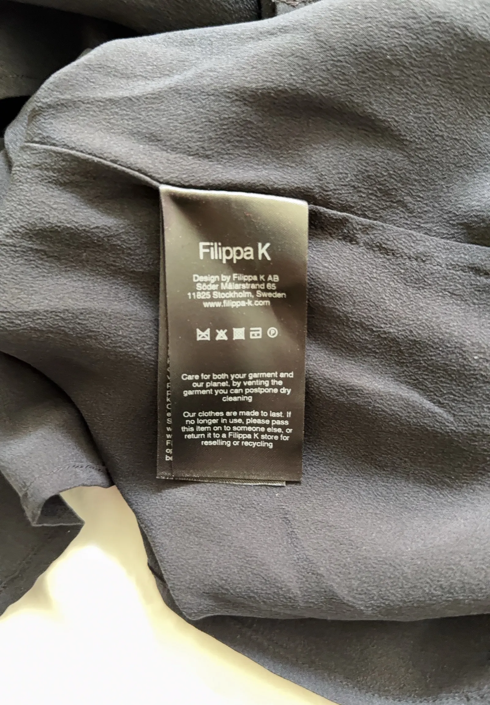Filippa K-sidenskjorta - Image 3