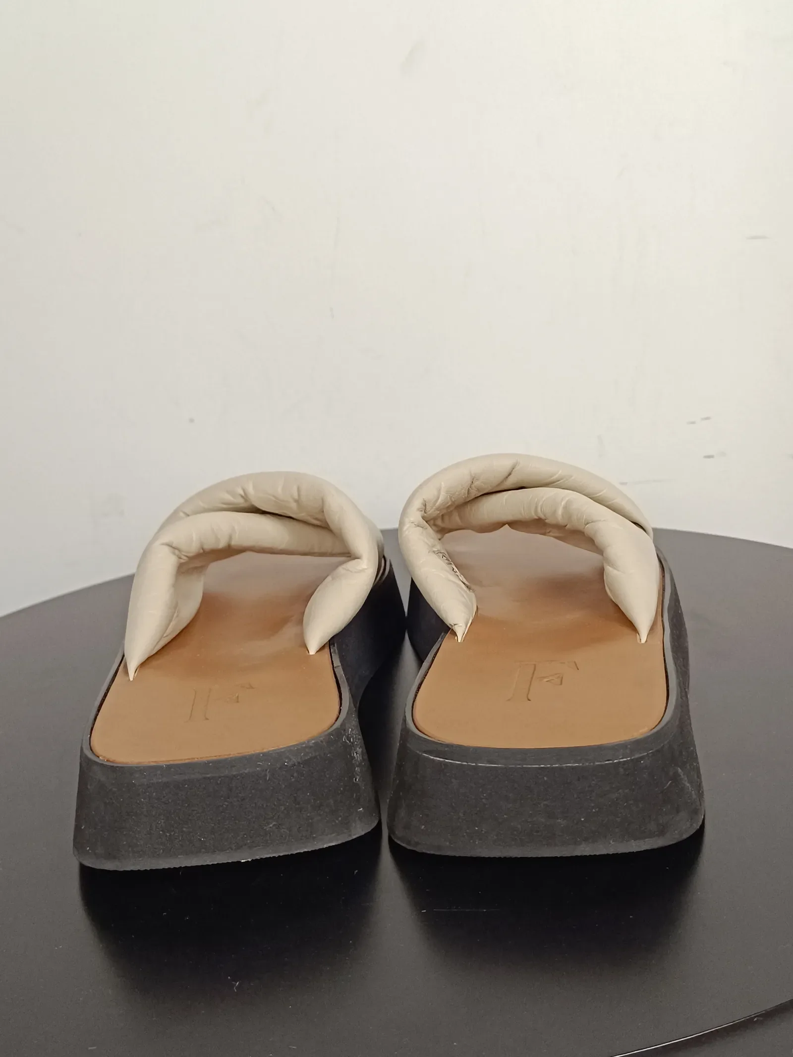 Flattered Bea Leather Cream-sandaler NWOT - Image 5