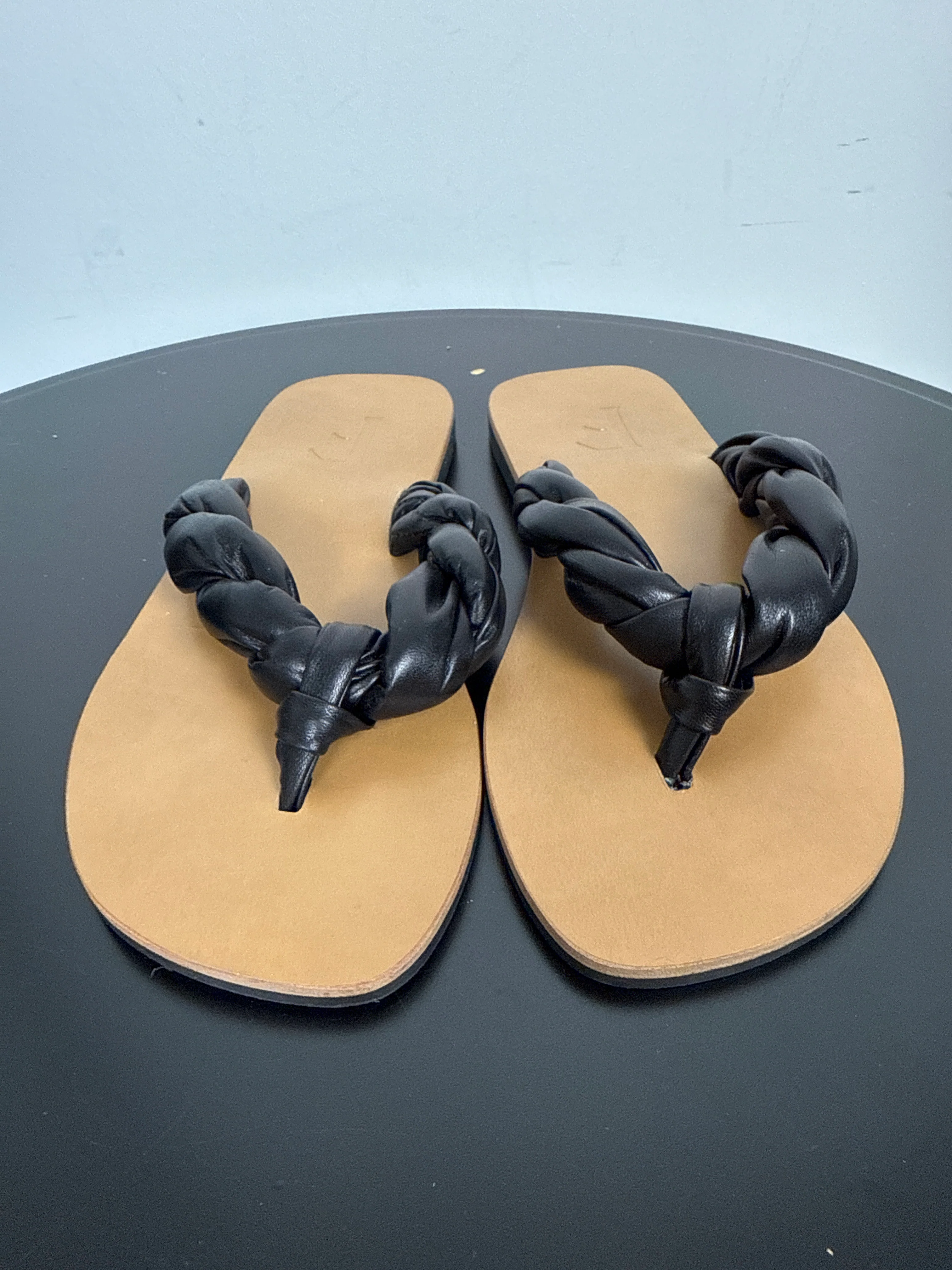 Flattered Blanche Black Leather-skinnflip-flops - Image 4