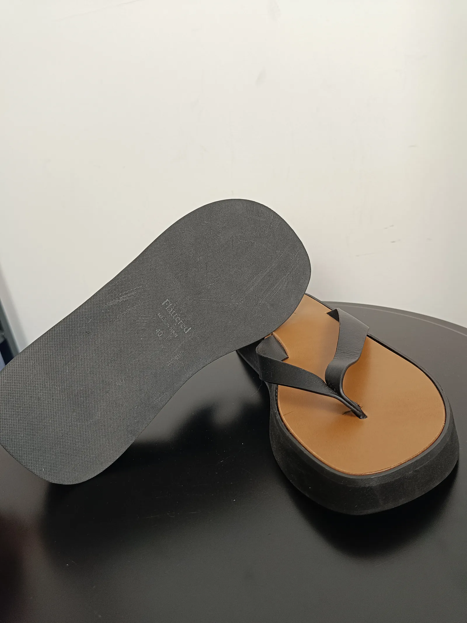 Flattered Brooke black leather-skinnflip-flops - Image 3