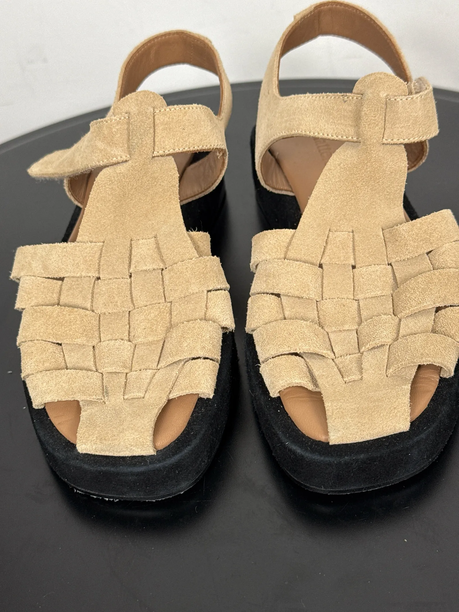 Flattered Gigi Beige Suede-sandaler - Image 4