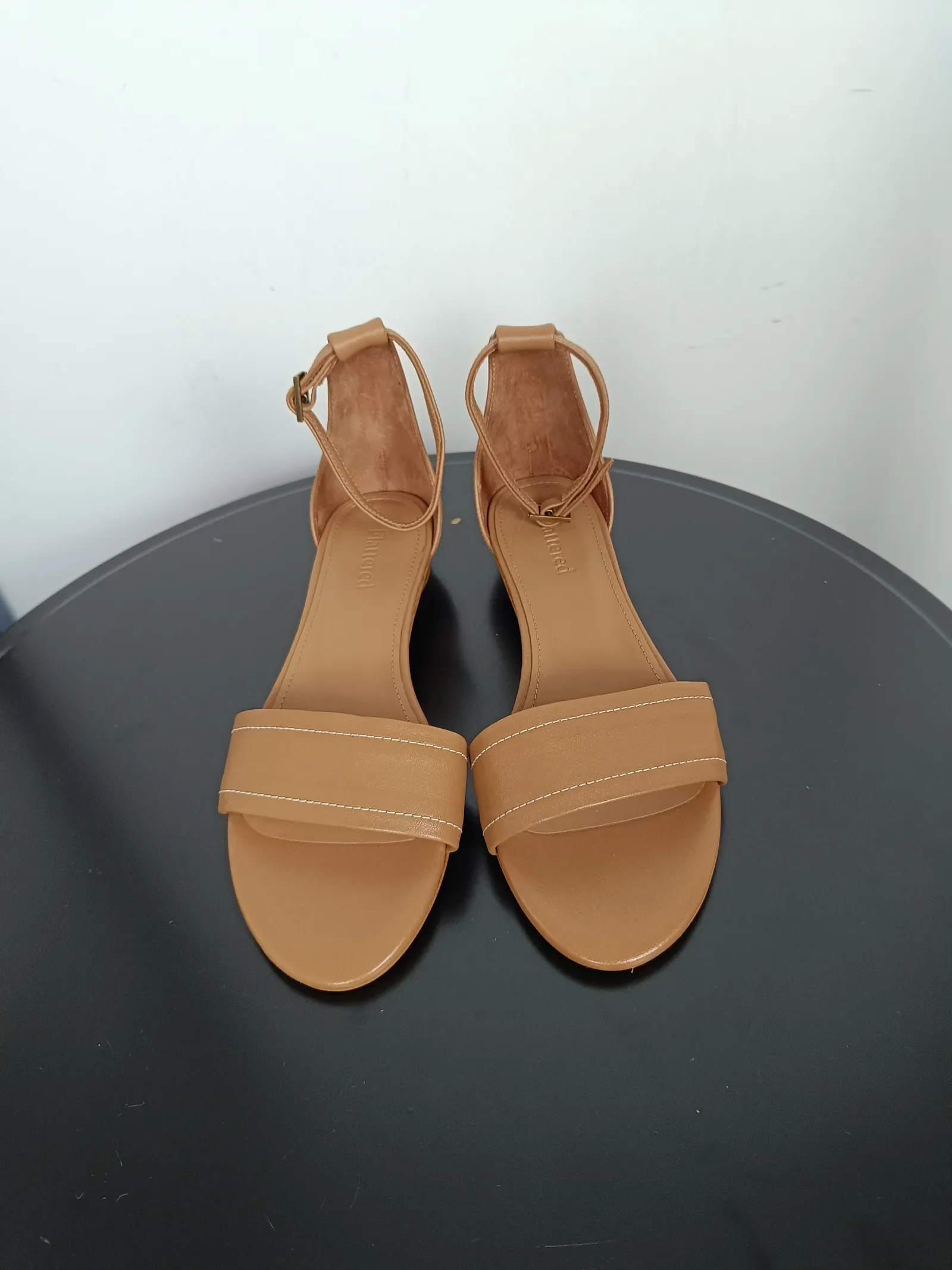Flattered Hero-skinnsandaler NWOT - Image 3