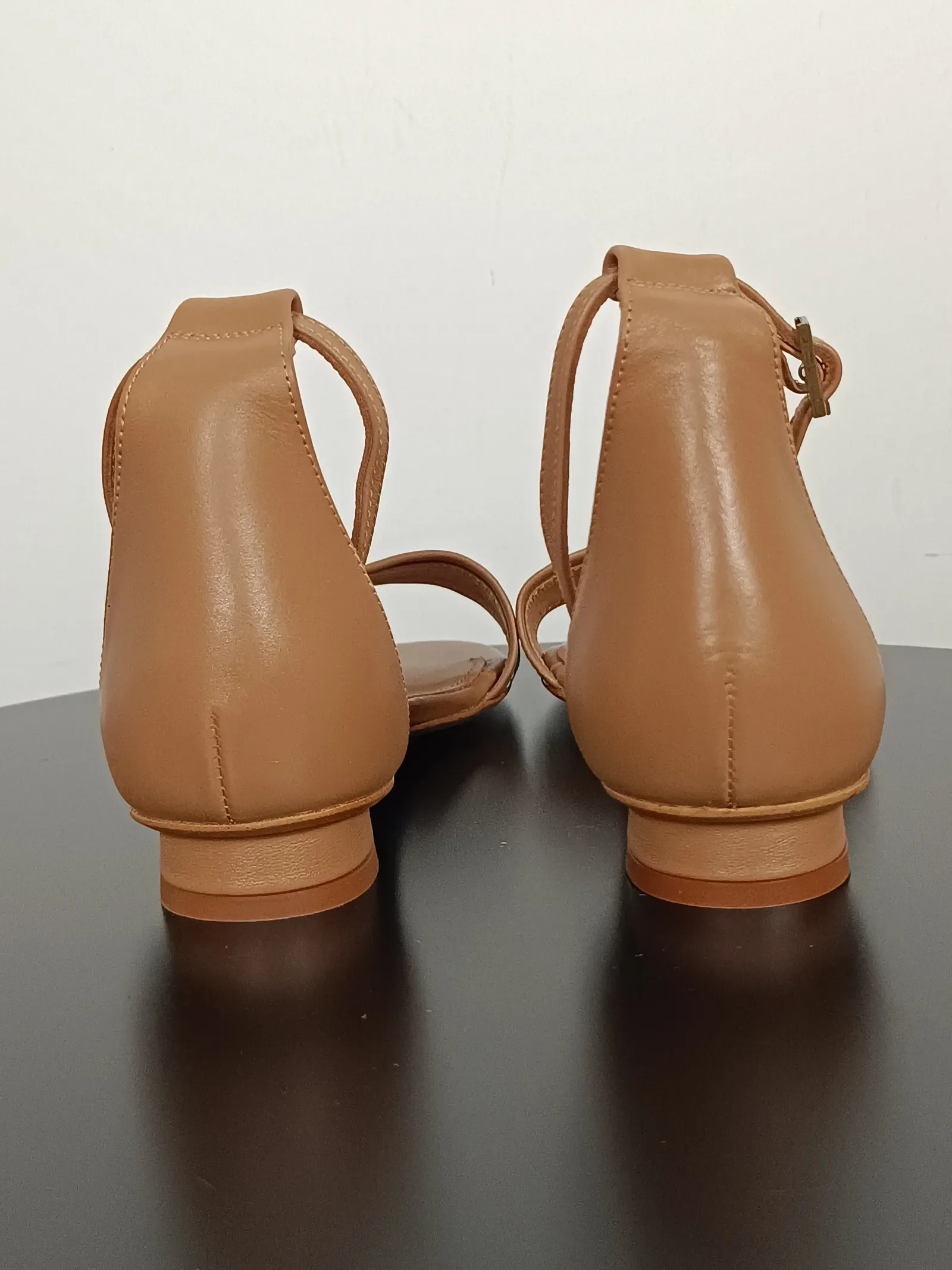 Flattered Hero-skinnsandaler NWOT - Image 4