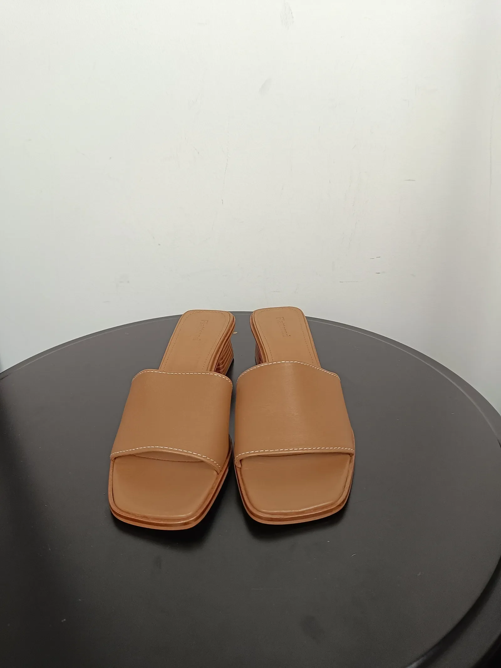 Flattered Jody Beige-skinnklackar NWOT - Image 4