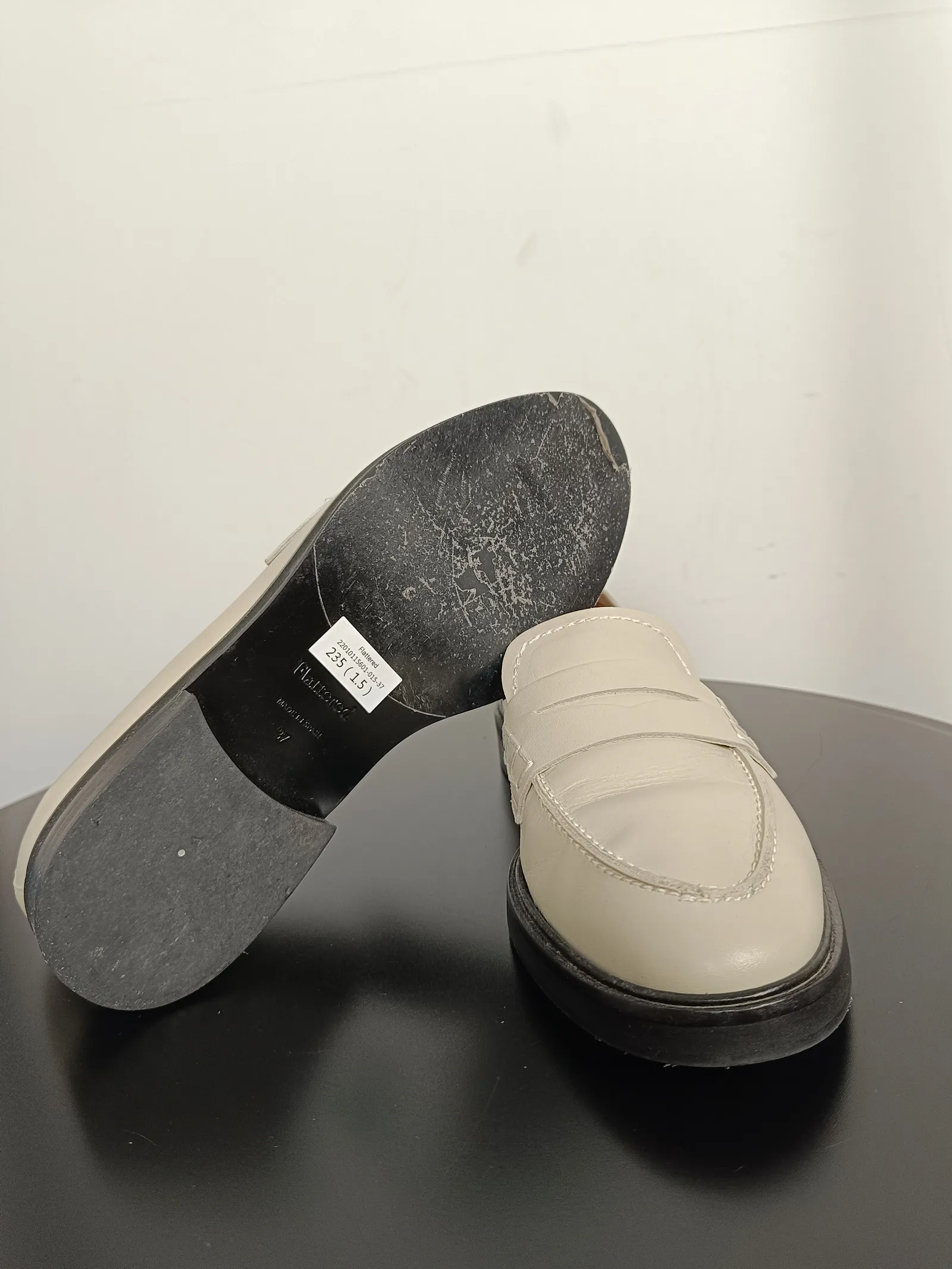 Flattered Sara Creme Leather-skinnloafers - Image 3