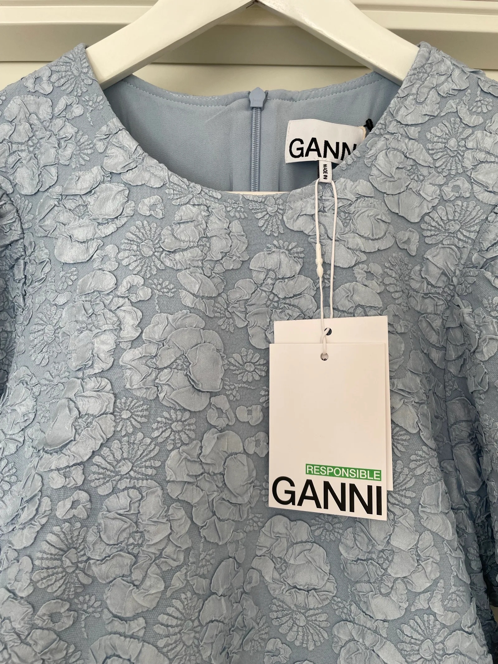 Ganni Cloqué Mini-klänning NWT - Image 4