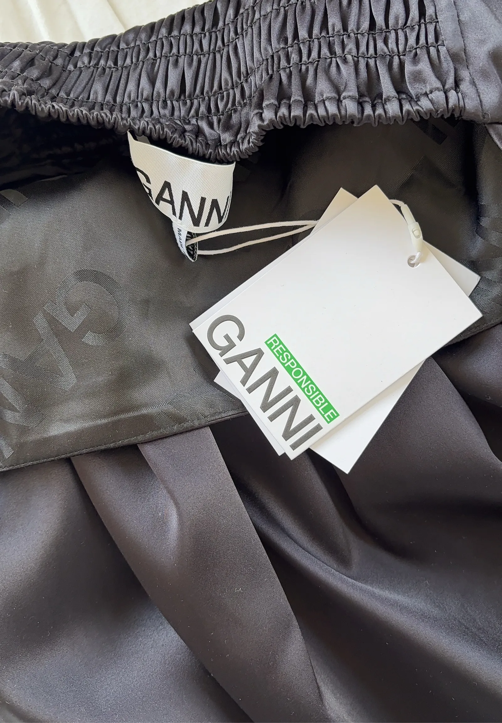 Ganni Double Satin String Long F8582-klänning NWT - Image 4