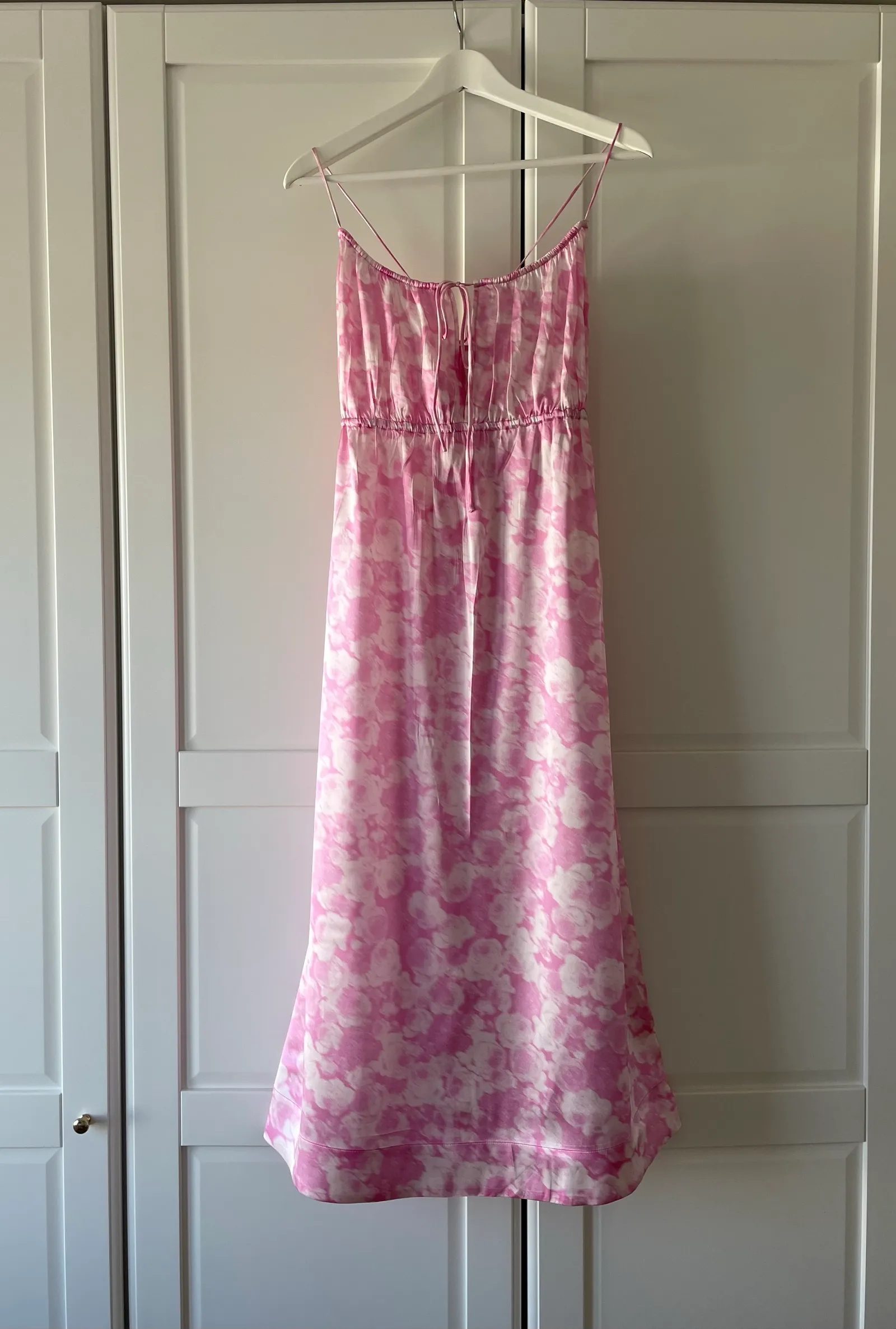 Ganni Tie-detailed Printed Silk-blend Satin Midi-sidenklänning NWT - Image 2