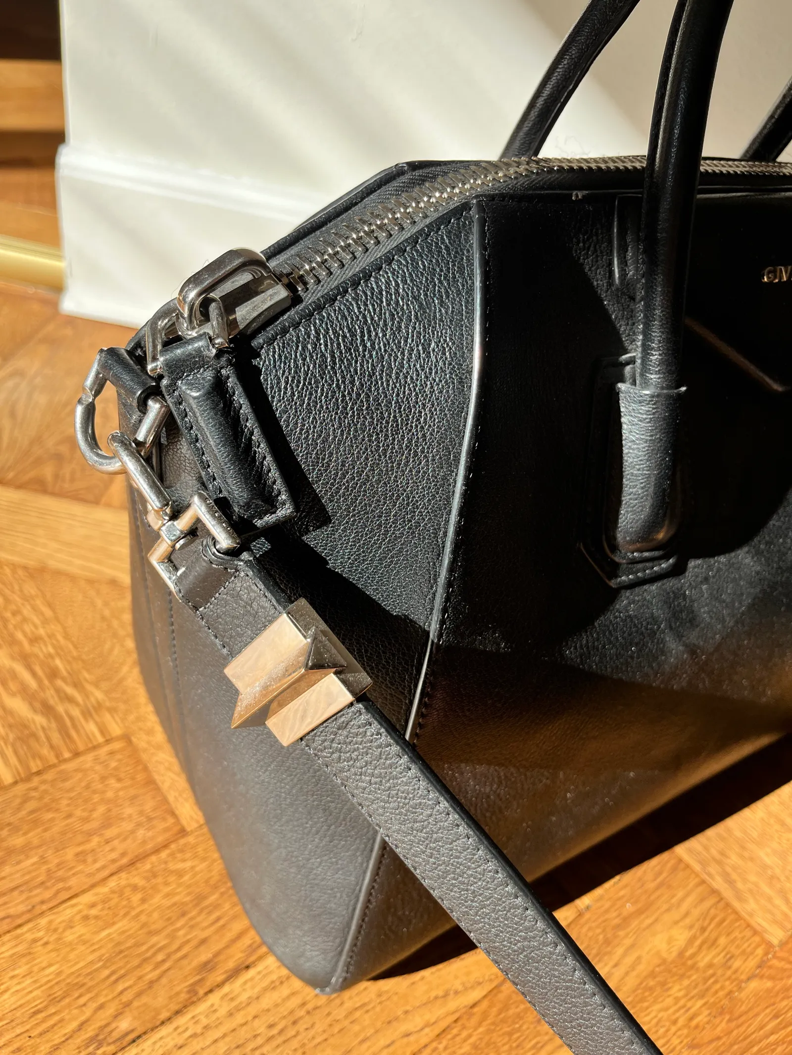 Givenchy Antigona Medium-skinnhandväska - Image 3