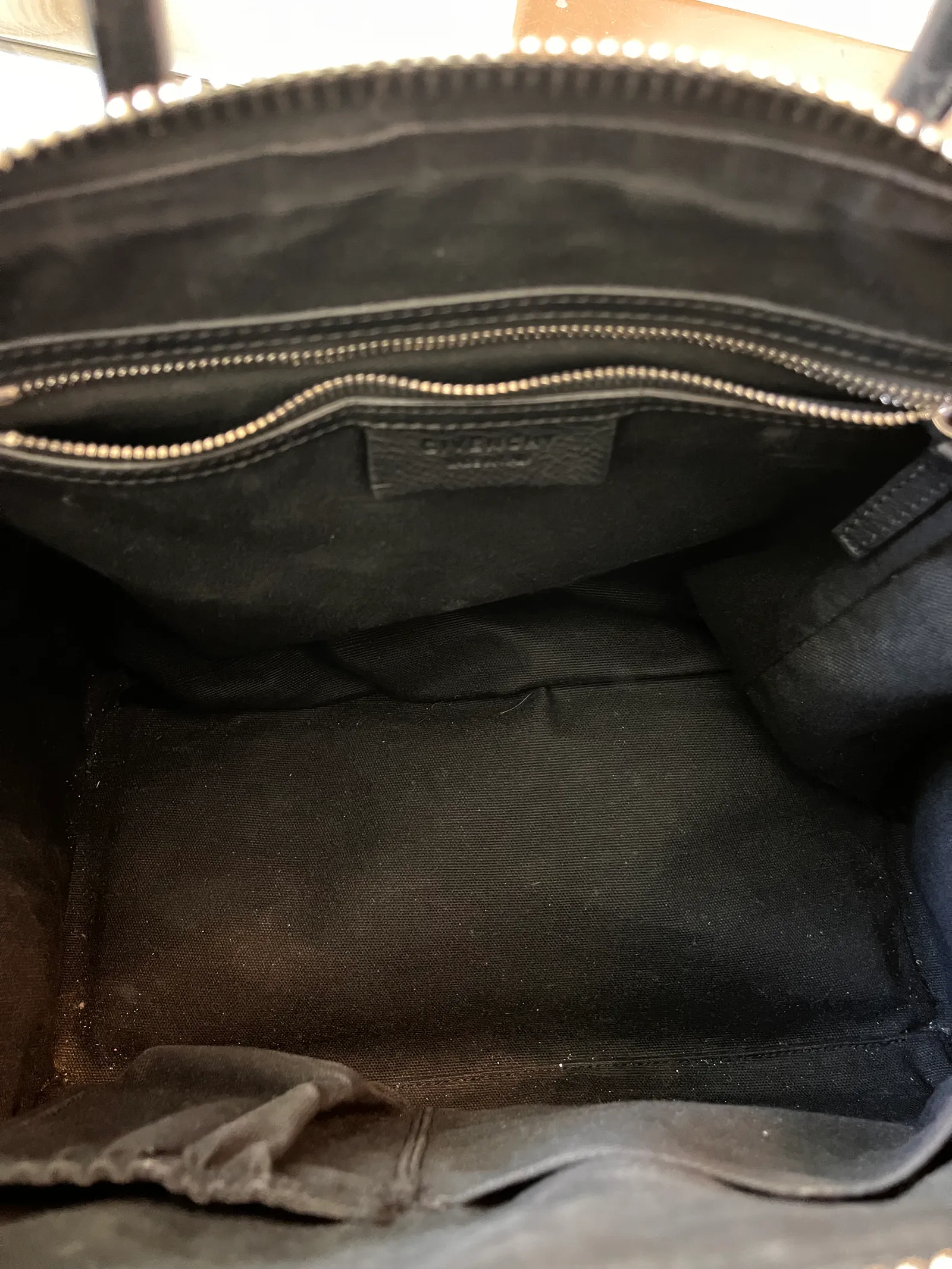 Givenchy Antigona Medium-skinnhandväska - Image 8