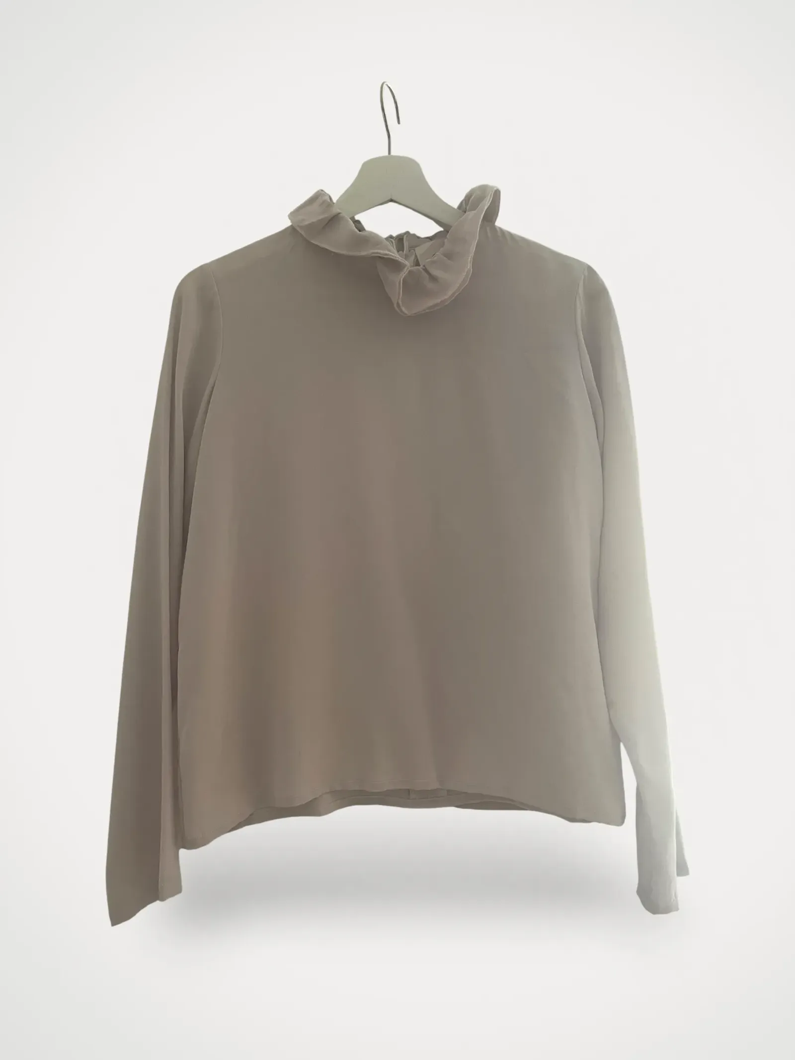 Greta-sidenblus NWOT