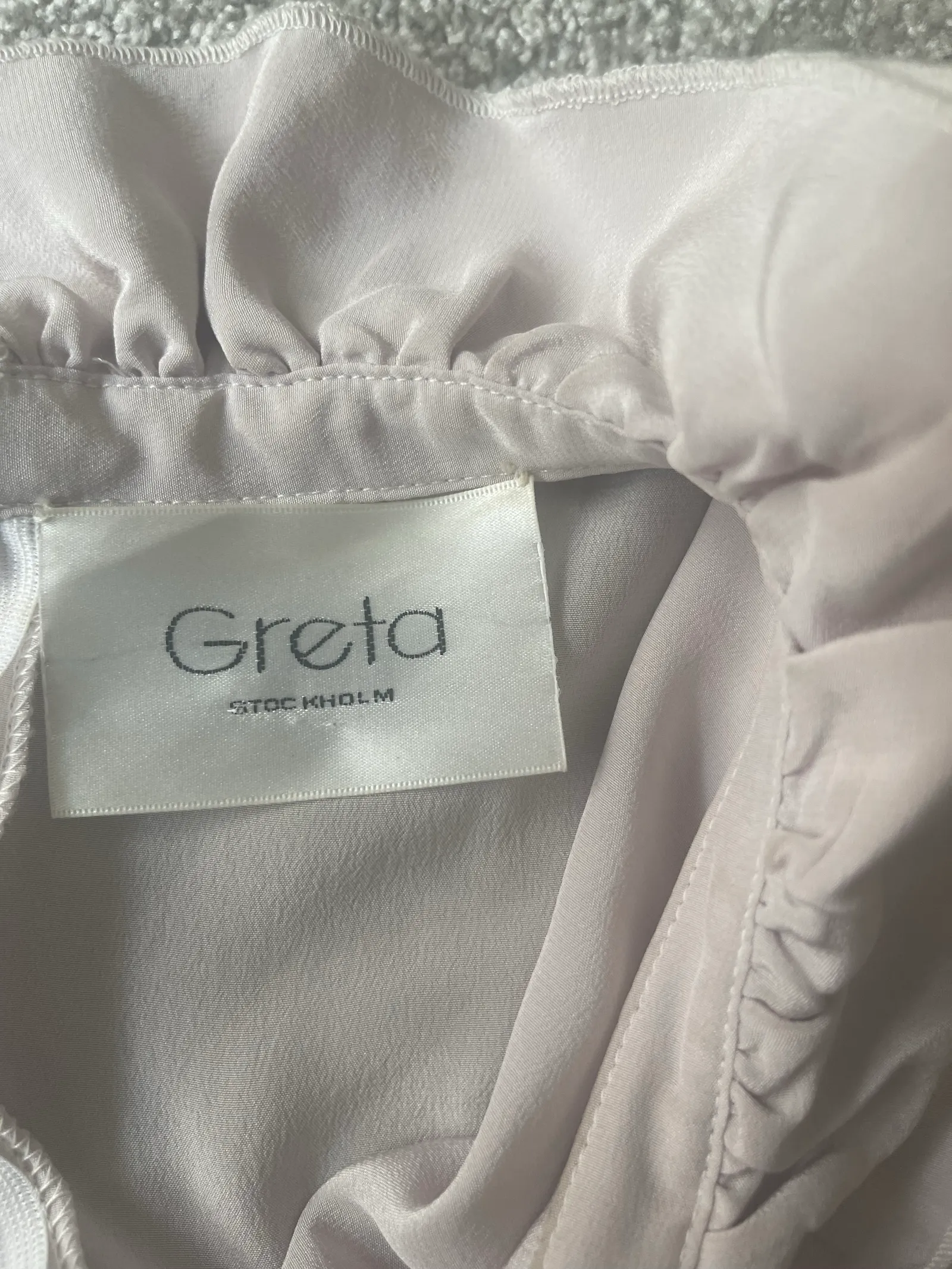 Greta-sidenblus NWOT - Image 2
