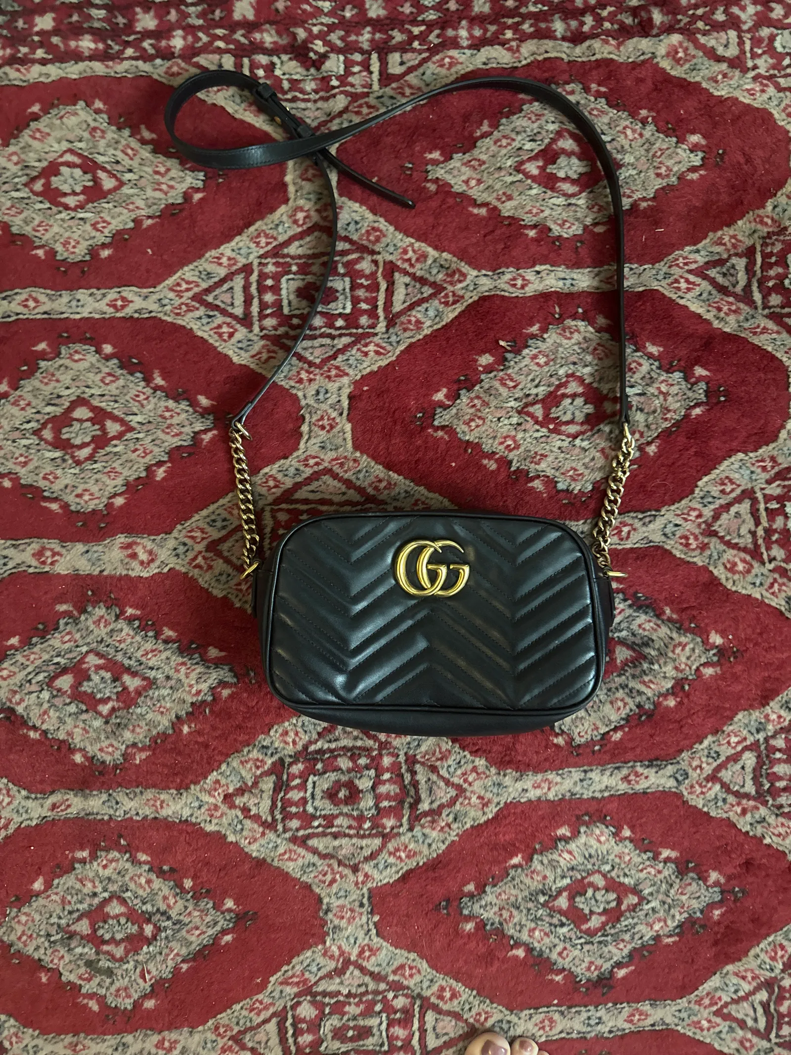 Gucci Marmont-skinnaxelremsväska - Image 2