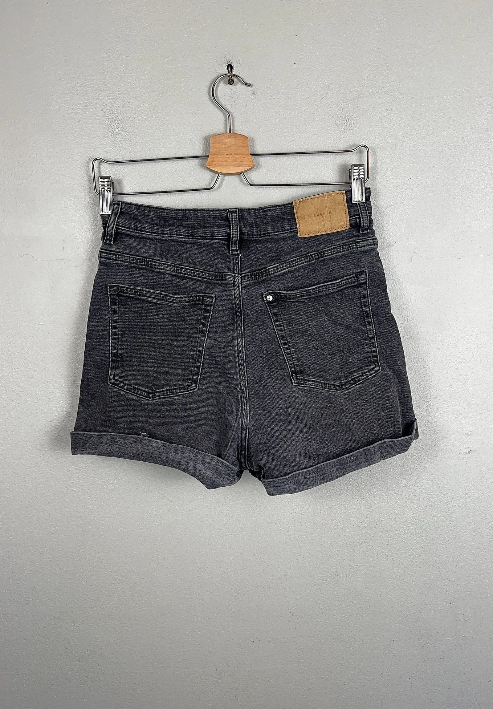 H&M Mom Ultra High Waist-shorts - Image 4