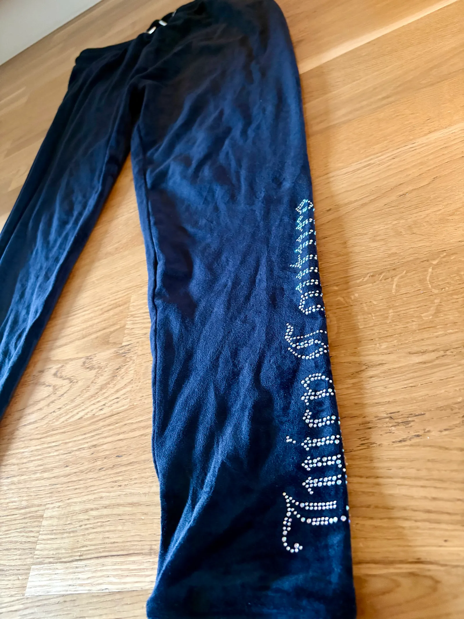 Juicy Couture-mjukisbyxor NWOT - Image 2
