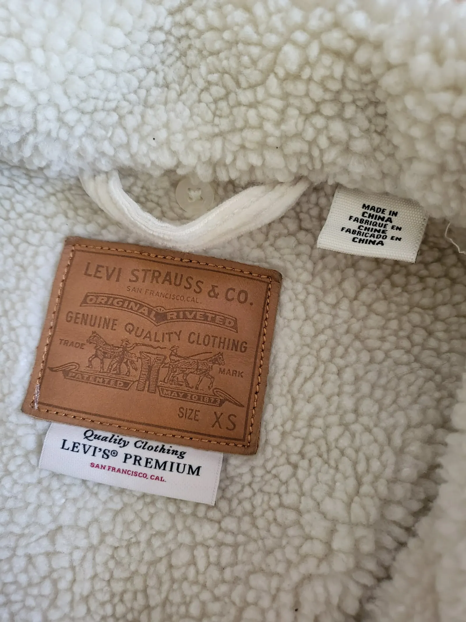 Levi's Sherpa Trucker-jacka NWOT - Image 3