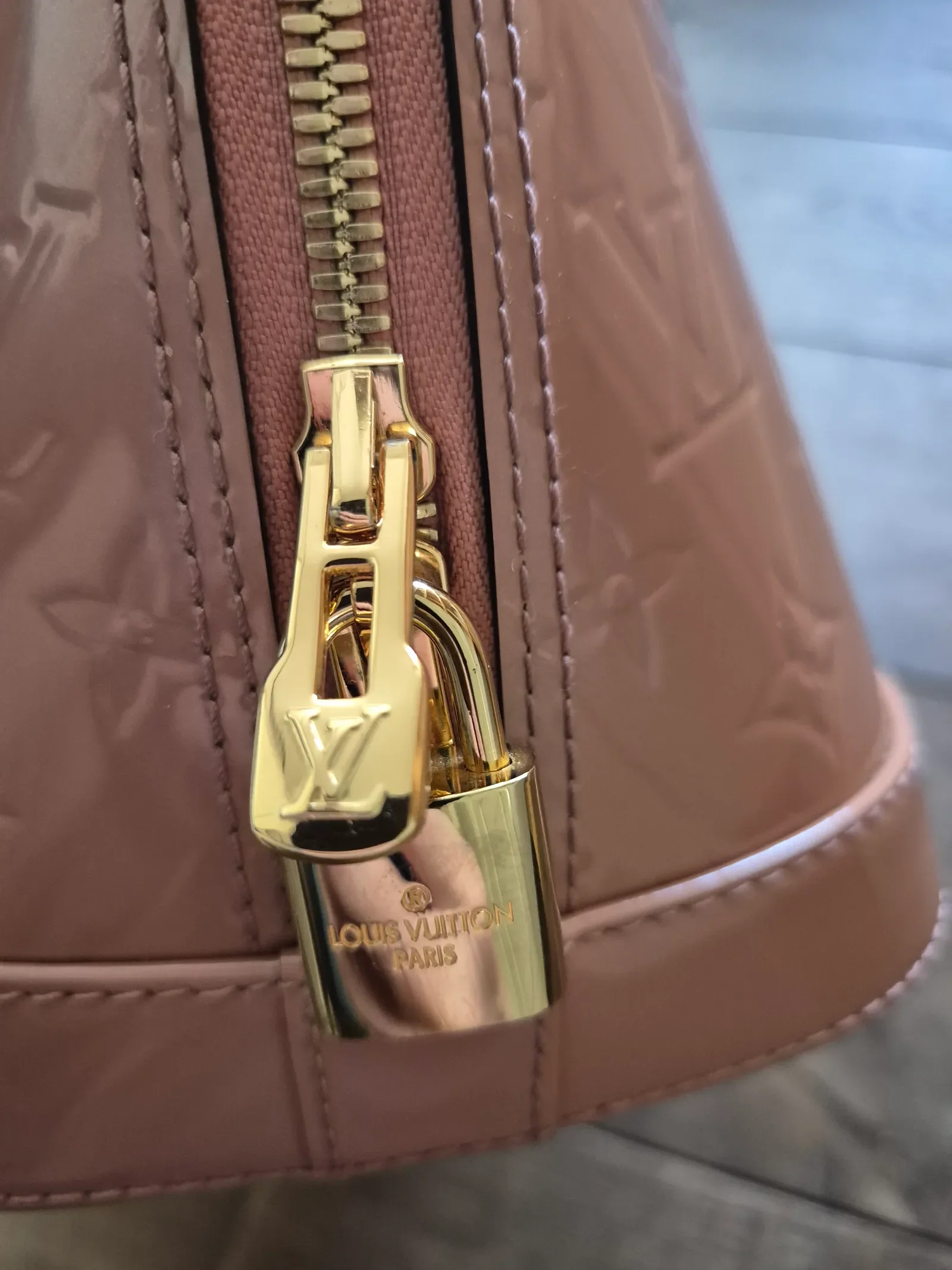 Louis Vuitton Alma-skinnhandväska NWOT - Image 5