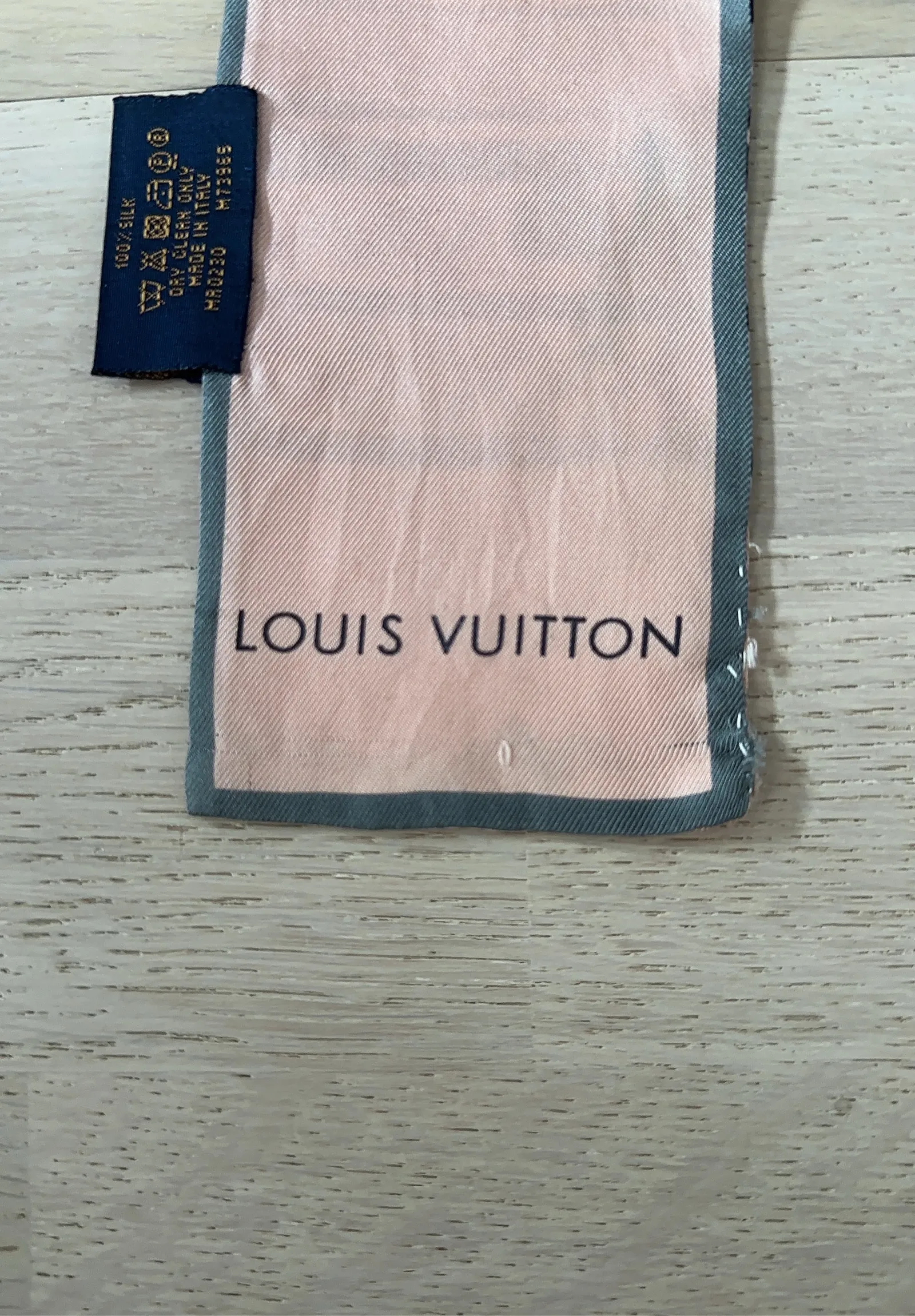 Louis Vuitton-sidensjal - Image 6