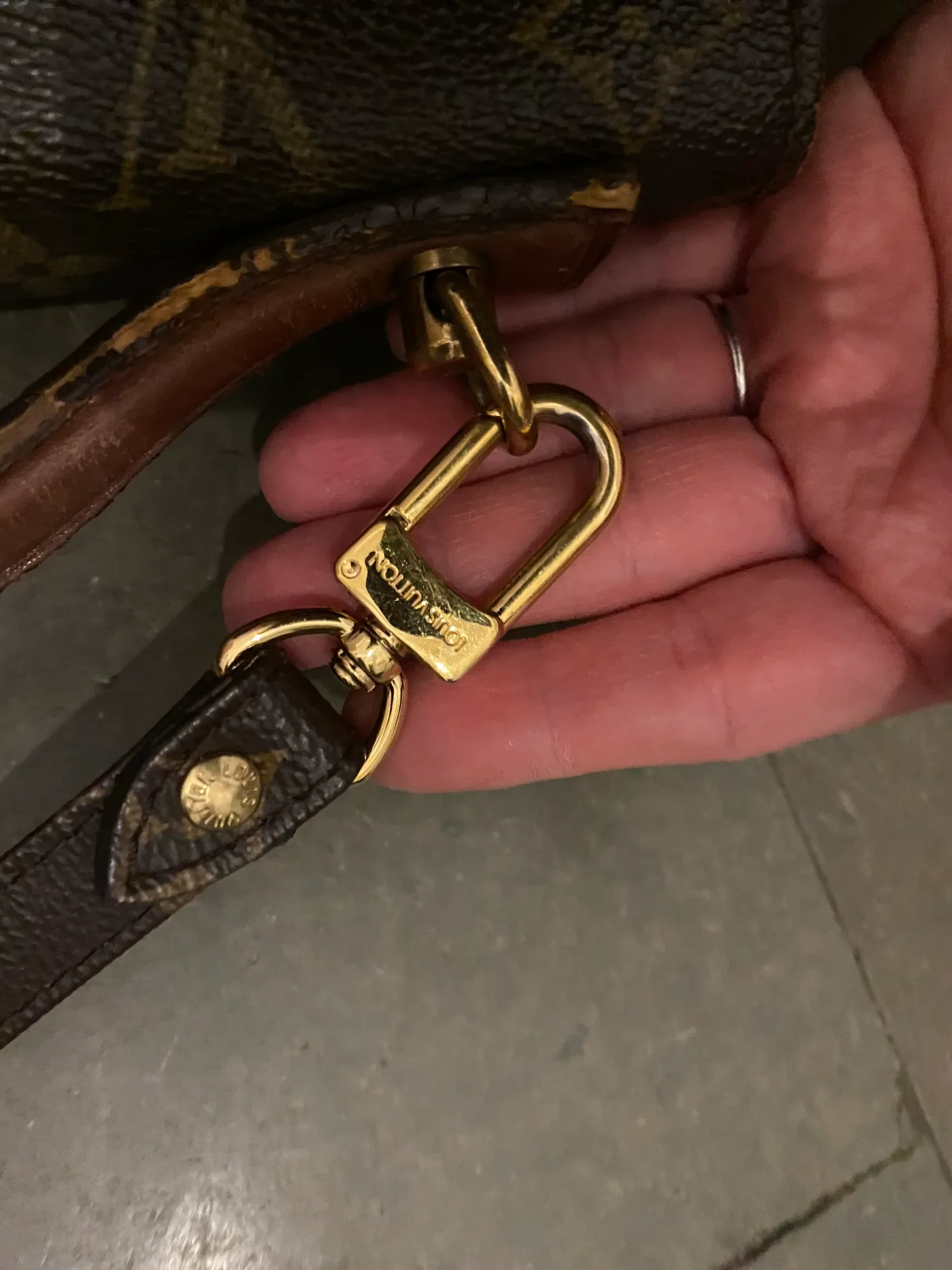 Louis Vuitton-axelremsväska - Image 3